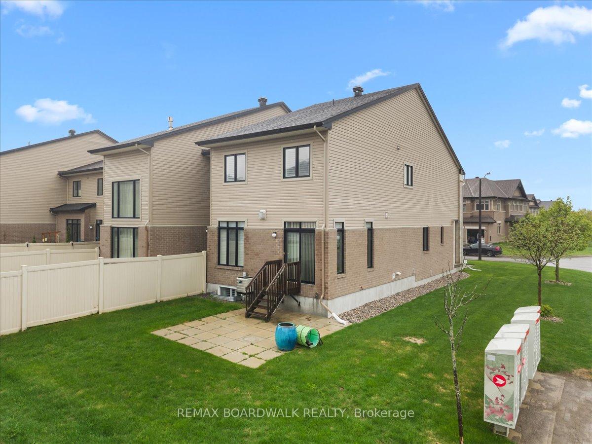 Photo 4 of 638 Guernsey Place, Ottawa, Riverside South/Gloucester Glen — HOMEH