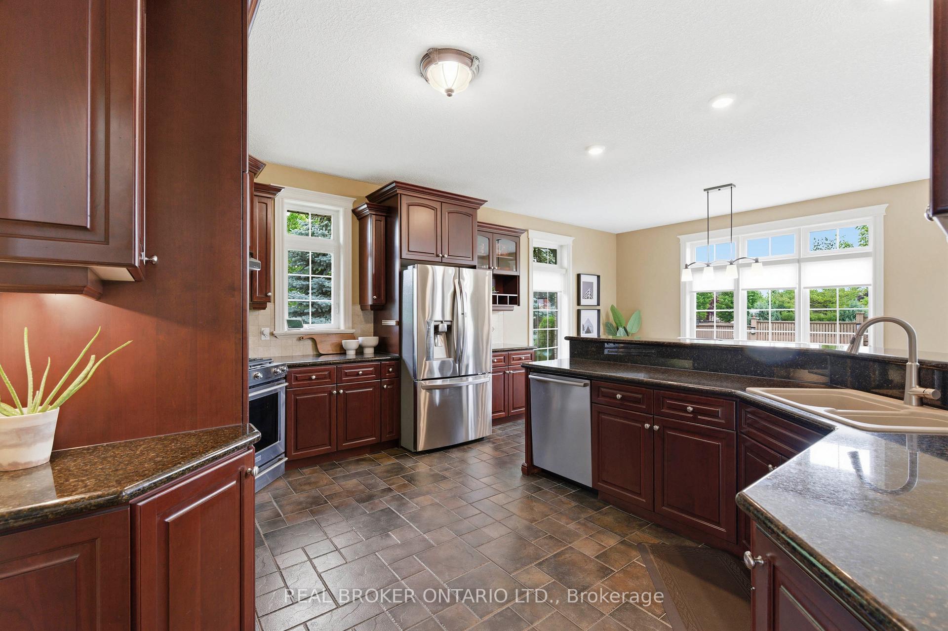 Photo 5 of 114 Pennsylvania Crescent, Kitchener, Pioneer Tower West — HOMEH
