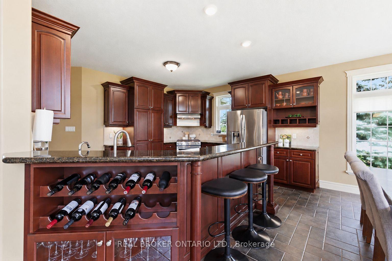 Photo 8 of 114 Pennsylvania Crescent, Kitchener, Pioneer Tower West — HOMEH