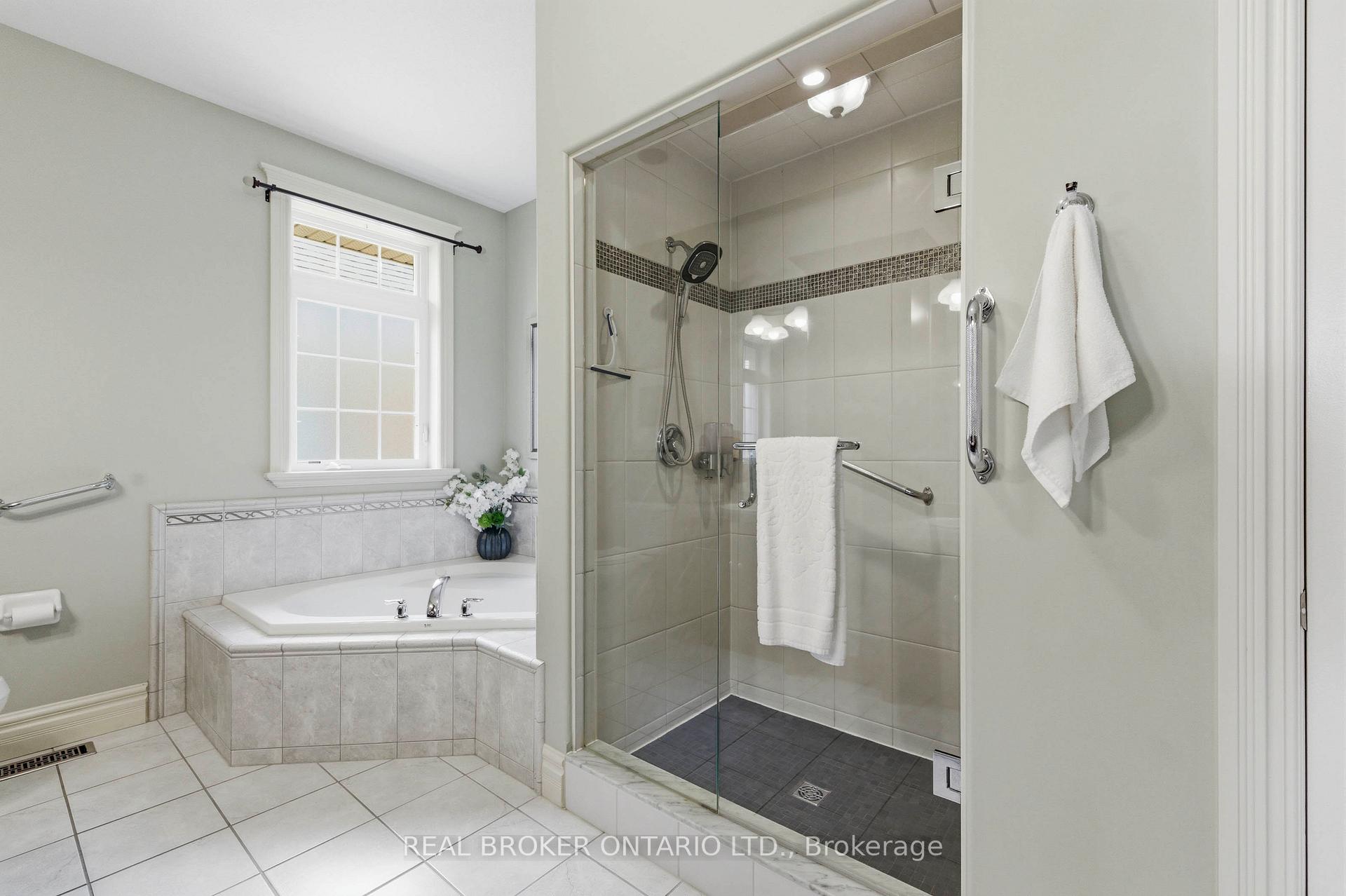 Photo 16 of 114 Pennsylvania Crescent, Kitchener, Pioneer Tower West — HOMEH
