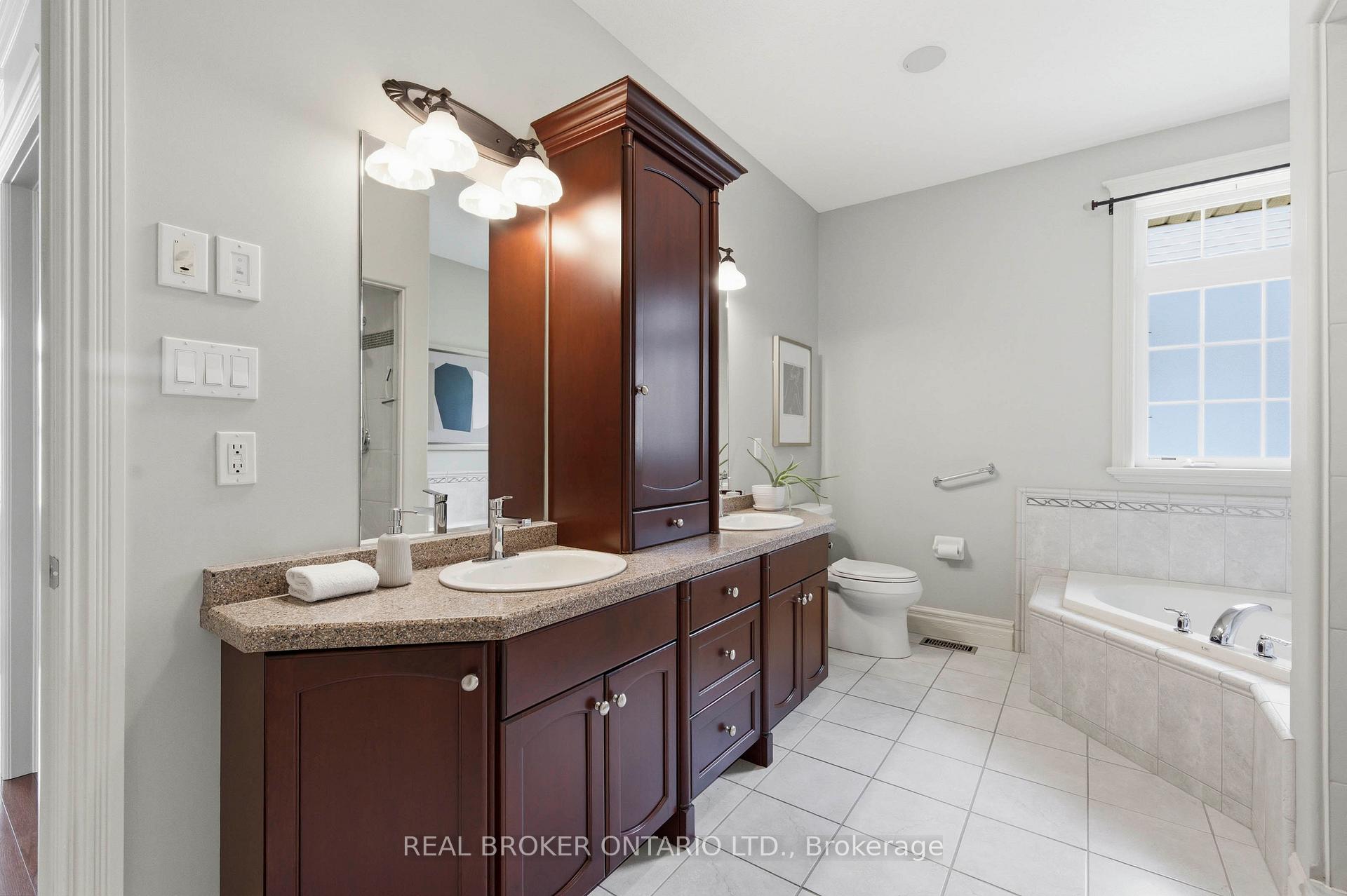 Photo 17 of 114 Pennsylvania Crescent, Kitchener, Pioneer Tower West — HOMEH