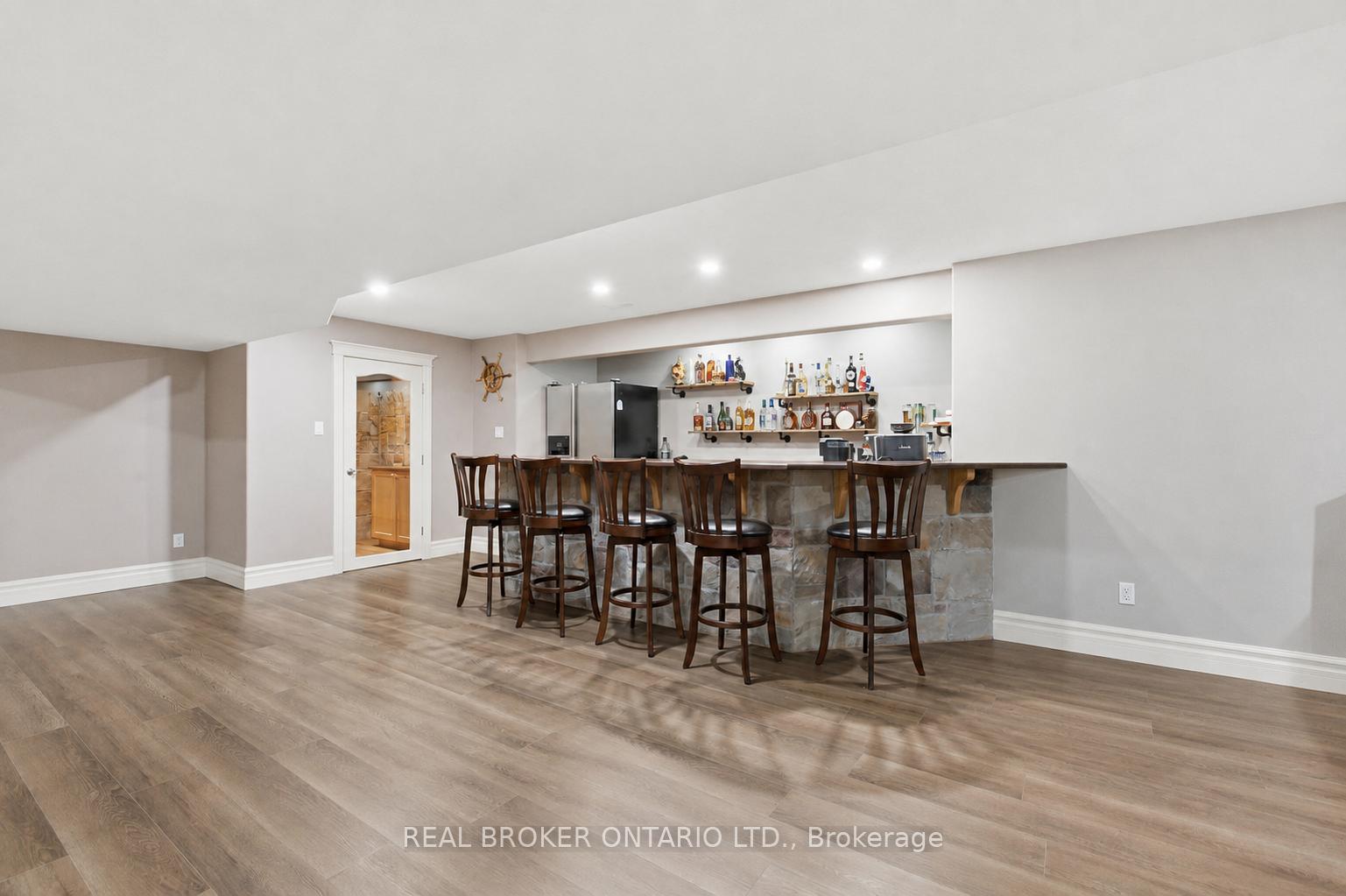 Photo 24 of 114 Pennsylvania Crescent, Kitchener, Pioneer Tower West — HOMEH