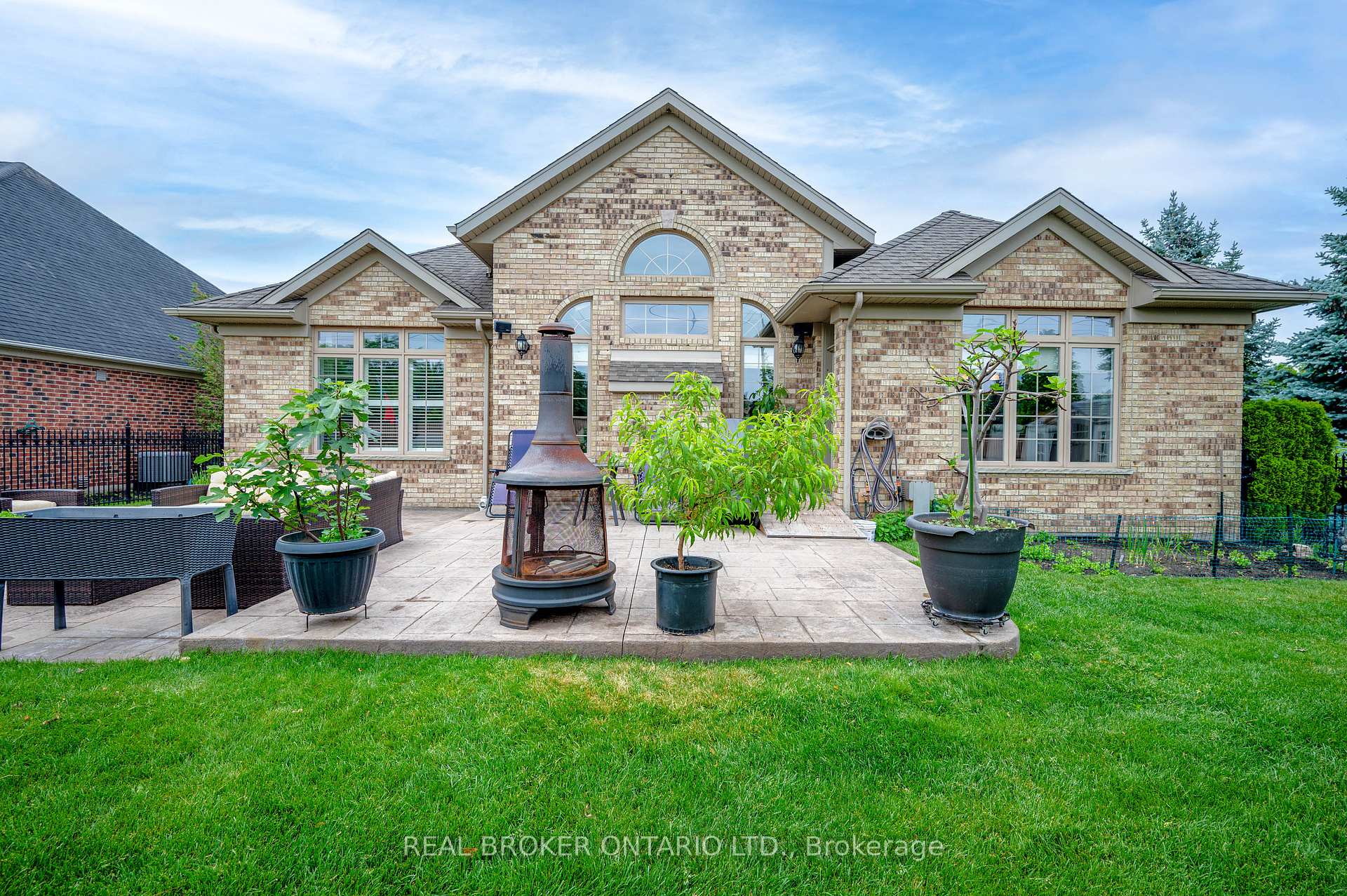 Photo 32 of 114 Pennsylvania Crescent, Kitchener, Pioneer Tower West — HOMEH
