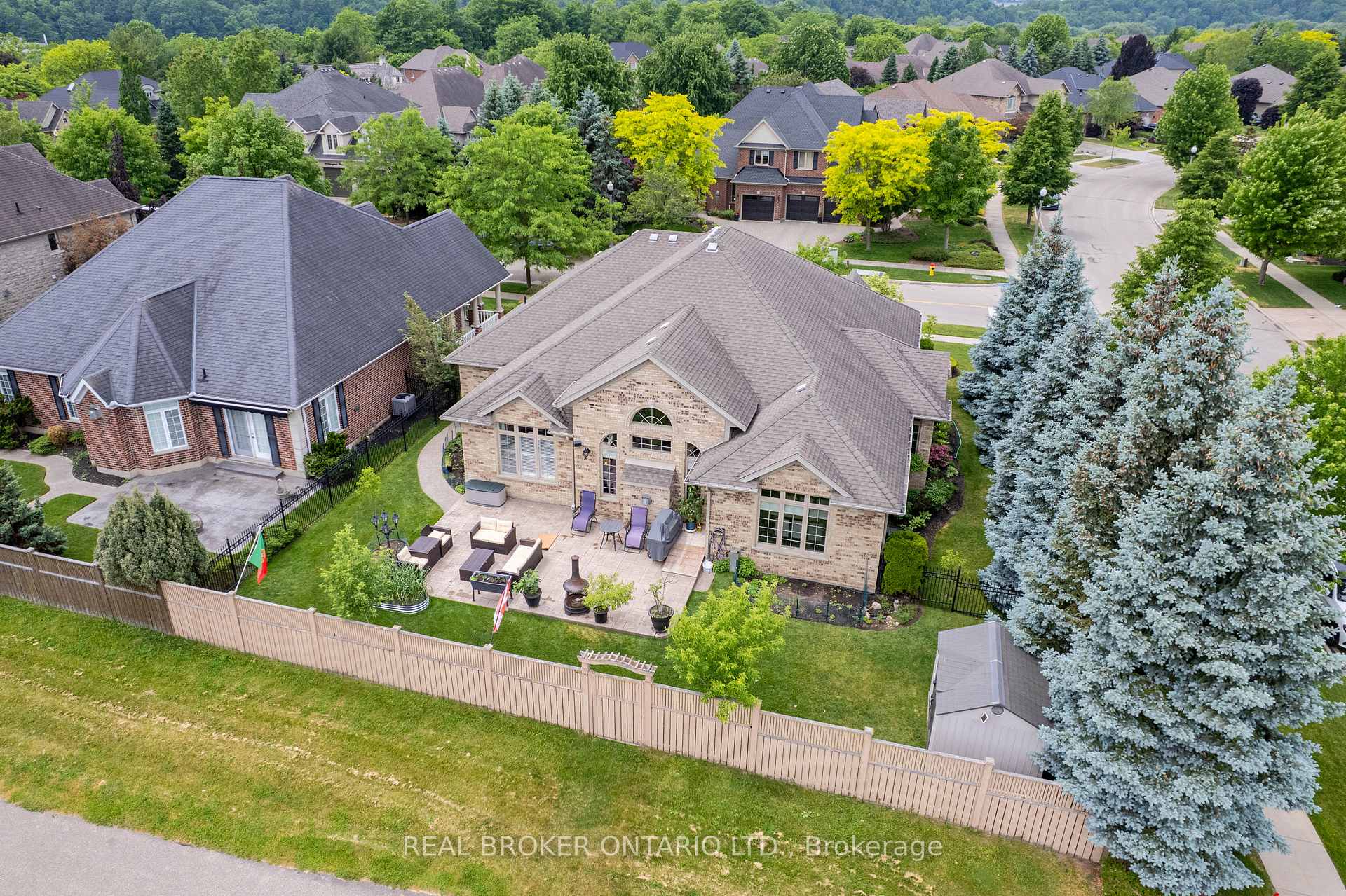 Photo 33 of 114 Pennsylvania Crescent, Kitchener, Pioneer Tower West — HOMEH