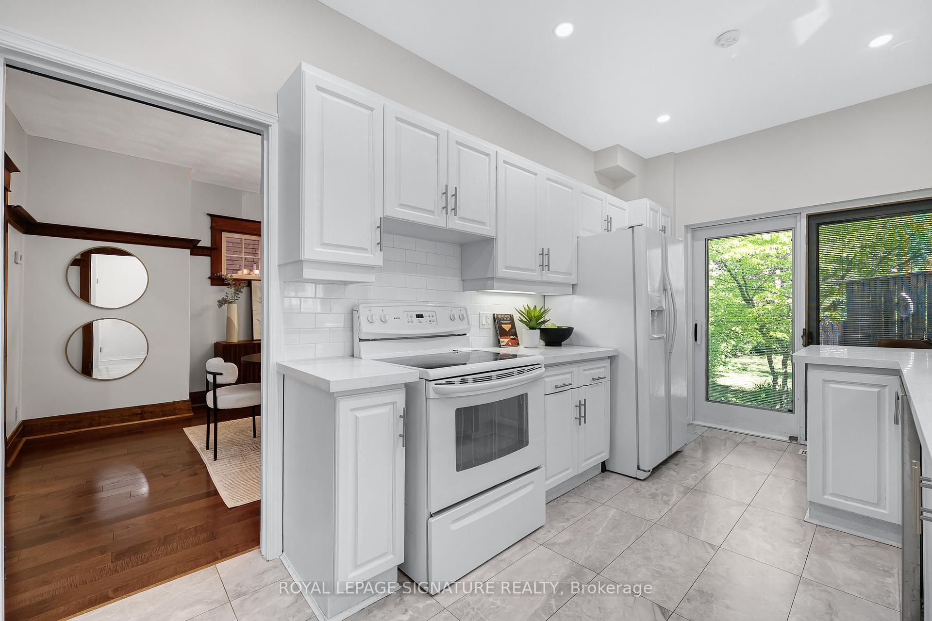 Photo 8 of 90 Roselawn Avenue, Toronto, Yonge-Eglinton — HOMEH