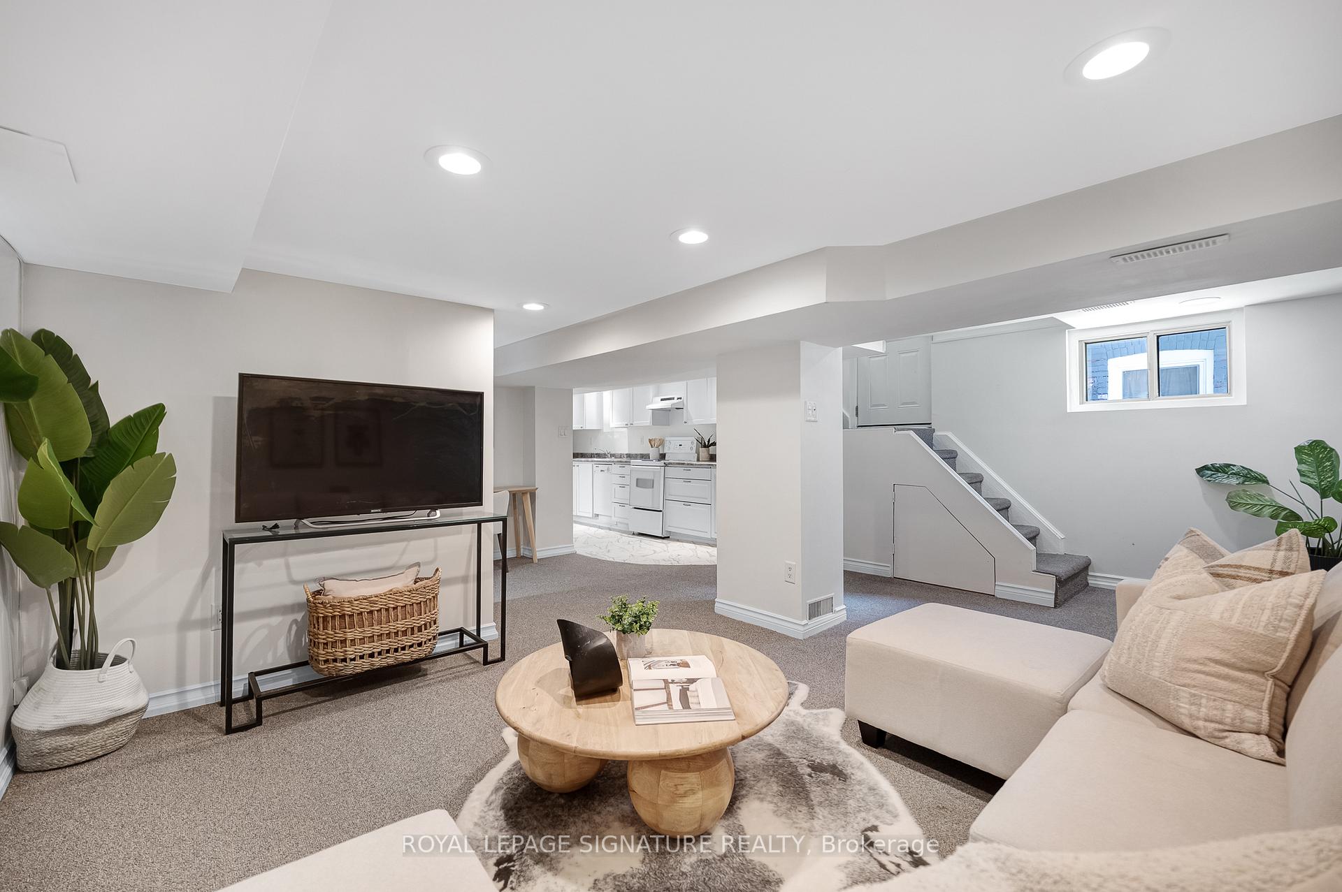 Photo 20 of 90 Roselawn Avenue, Toronto, Yonge-Eglinton — HOMEH