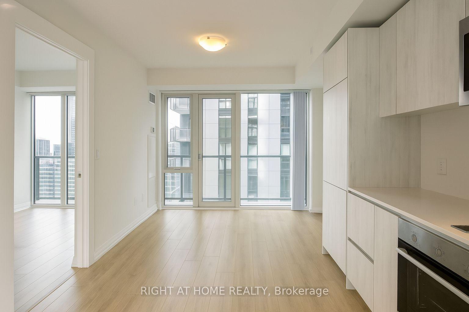 Photo 5 of Unit 3720, 28 Widmer Street, Toronto, Waterfront Communities — HOMEH