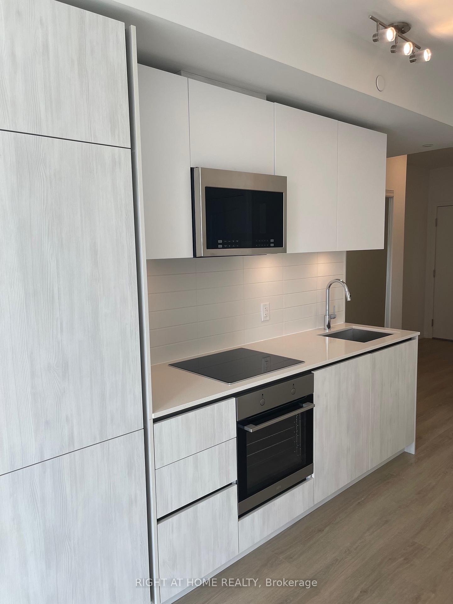 Photo 8 of Unit 3720, 28 Widmer Street, Toronto, Waterfront Communities — HOMEH
