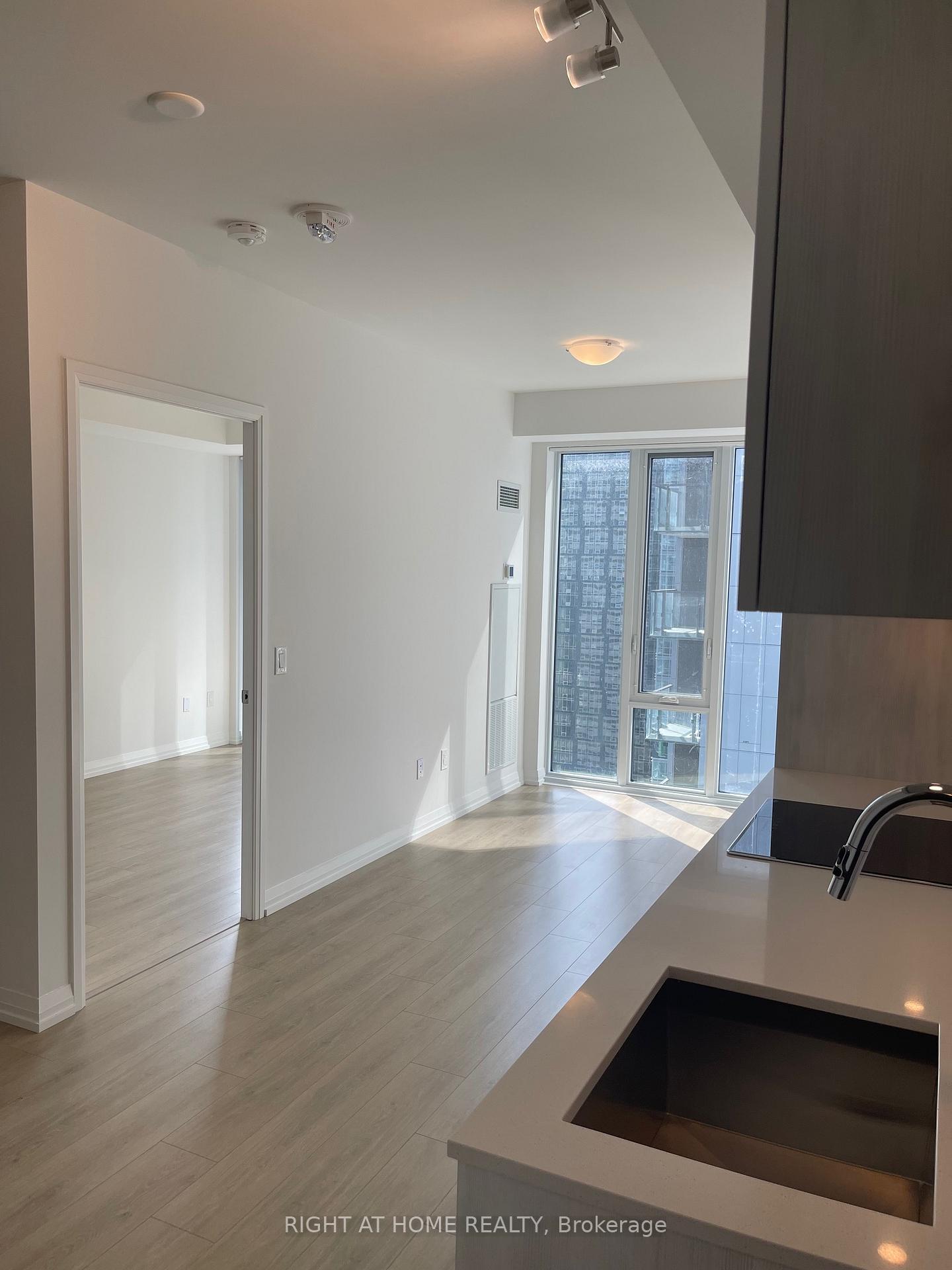 Photo 9 of Unit 3720, 28 Widmer Street, Toronto, Waterfront Communities — HOMEH