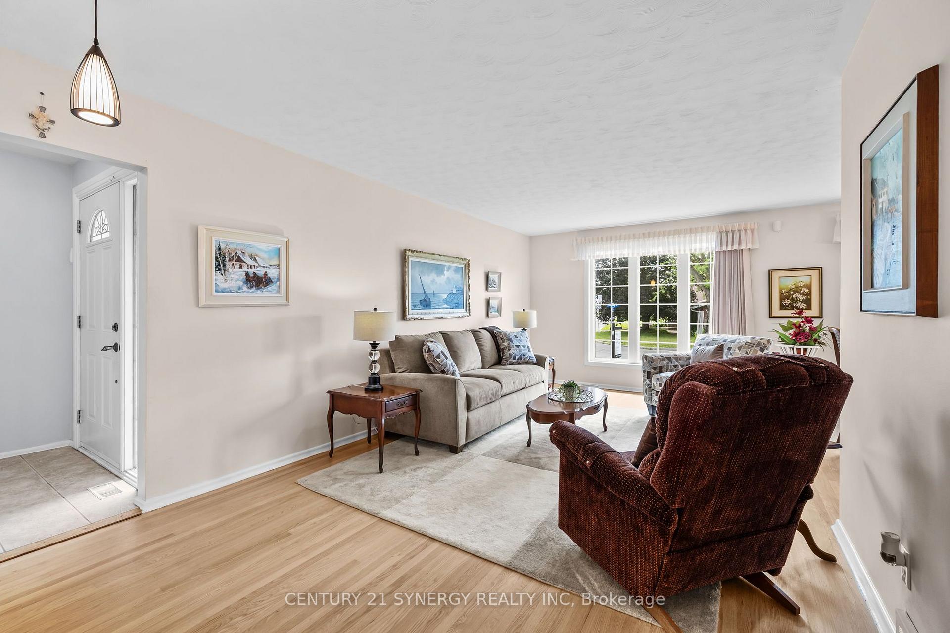 Photo 9 of 2201 Haig Drive, Ottawa, Elmvale Acres — HOMEH