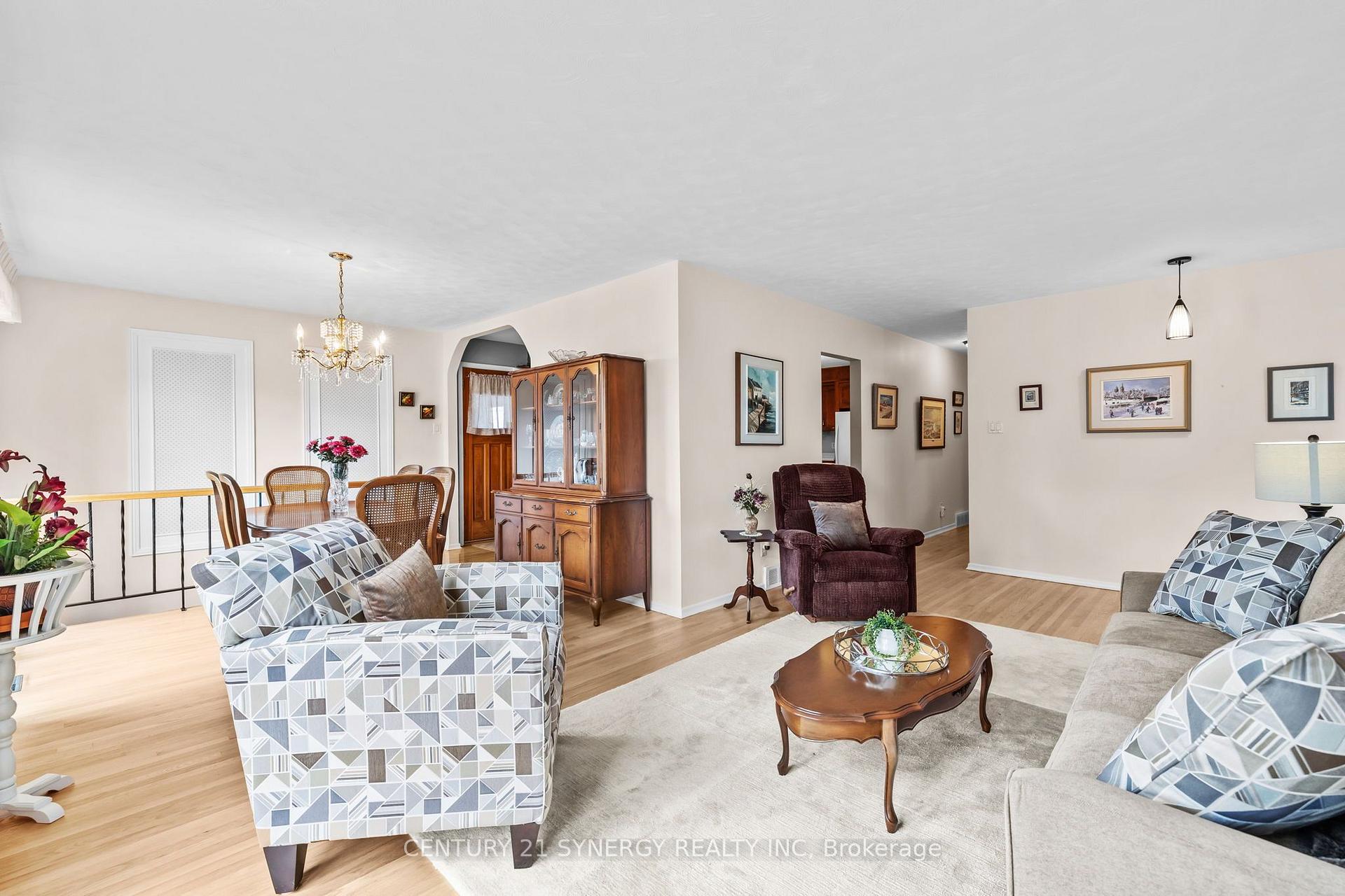 Photo 15 of 2201 Haig Drive, Ottawa, Elmvale Acres — HOMEH