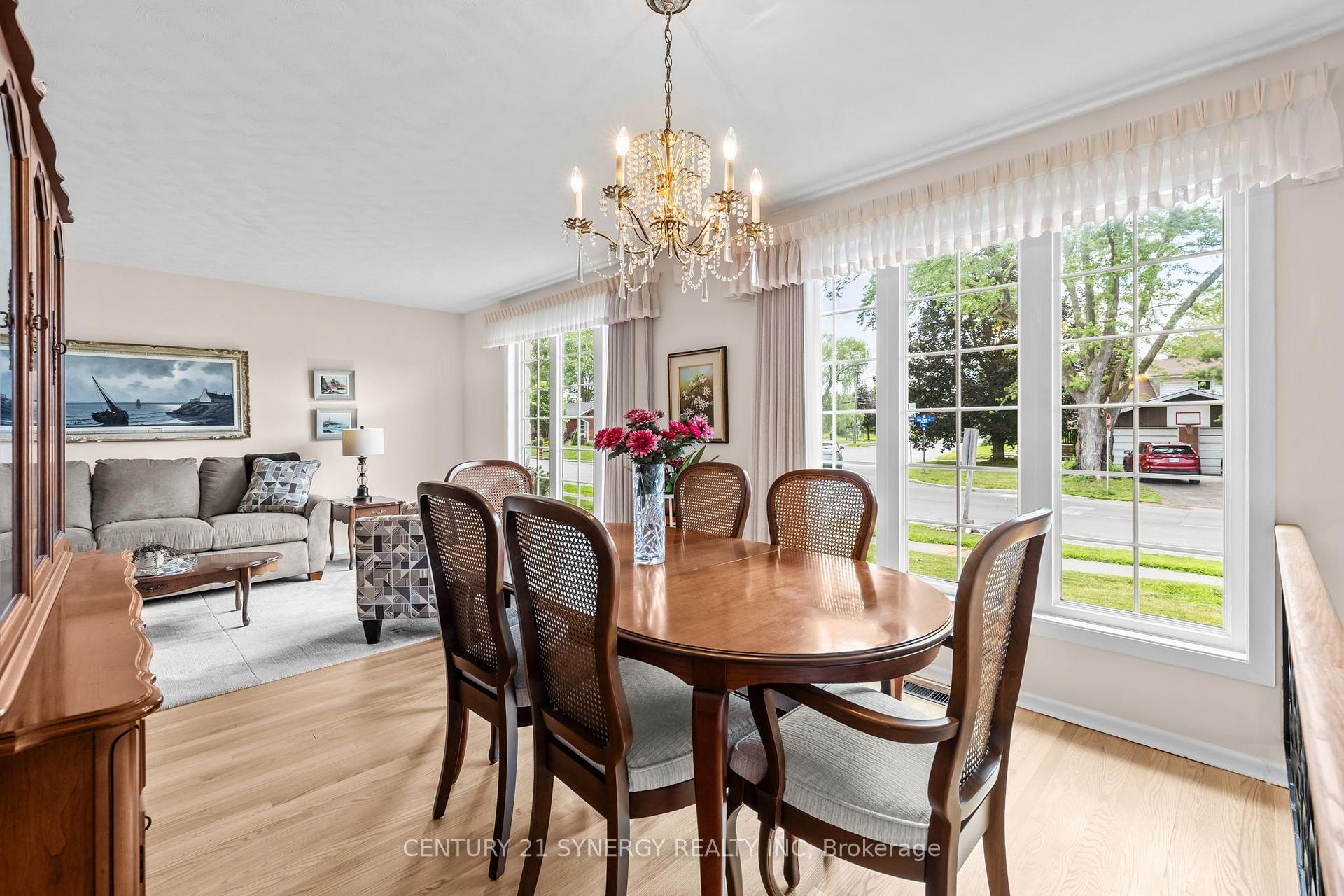Photo 17 of 2201 Haig Drive, Ottawa, Elmvale Acres — HOMEH