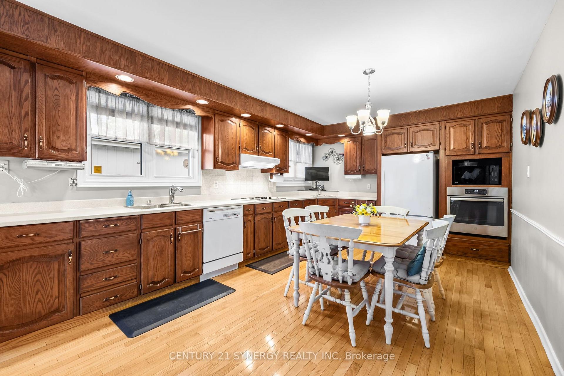 Photo 20 of 2201 Haig Drive, Ottawa, Elmvale Acres — HOMEH