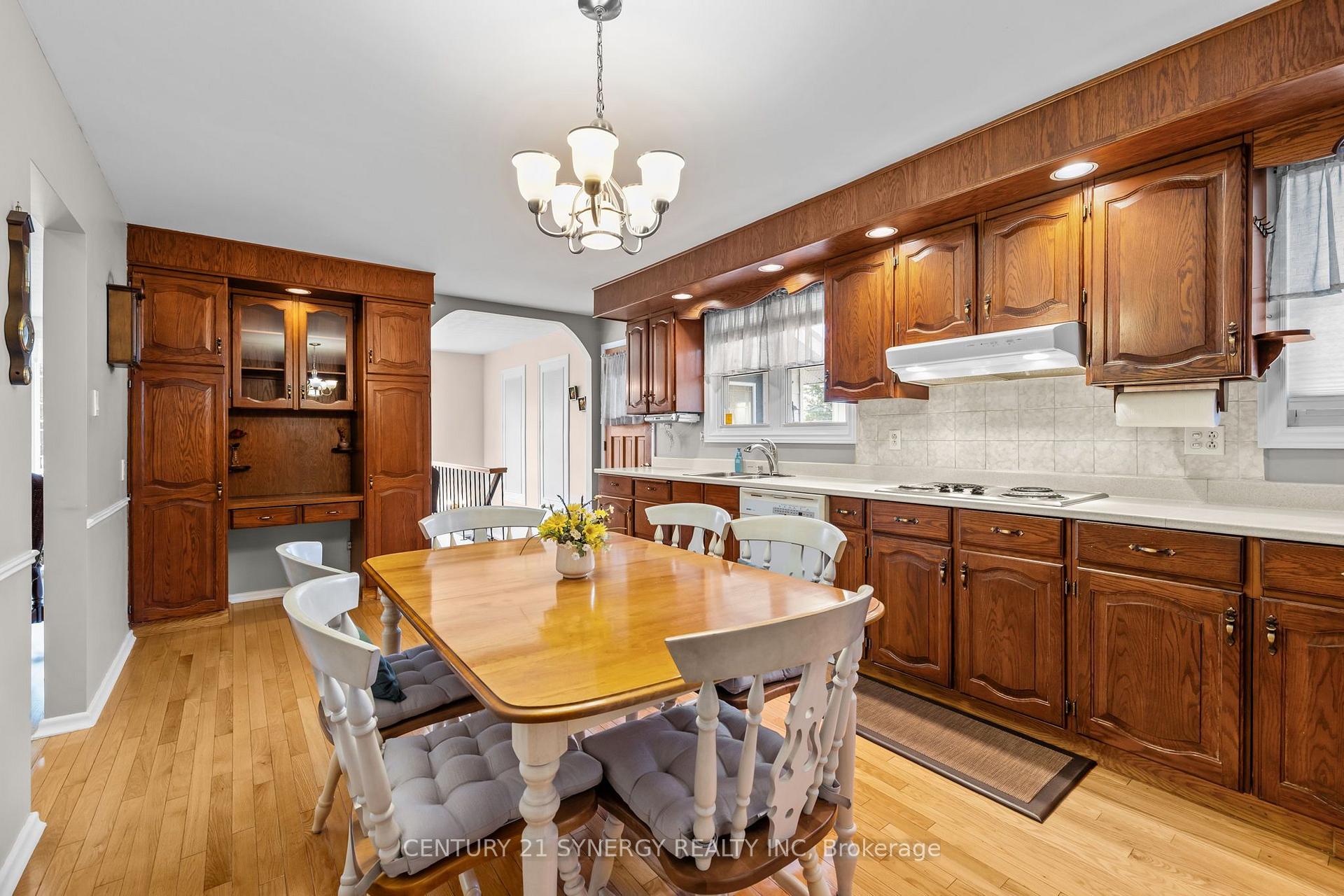 Photo 21 of 2201 Haig Drive, Ottawa, Elmvale Acres — HOMEH