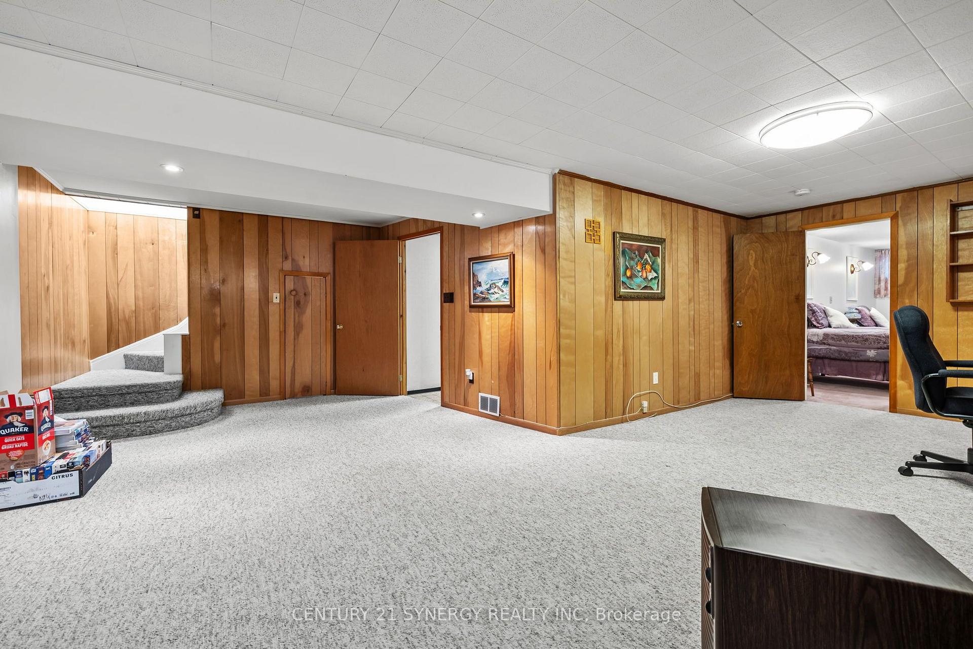 Photo 33 of 2201 Haig Drive, Ottawa, Elmvale Acres — HOMEH