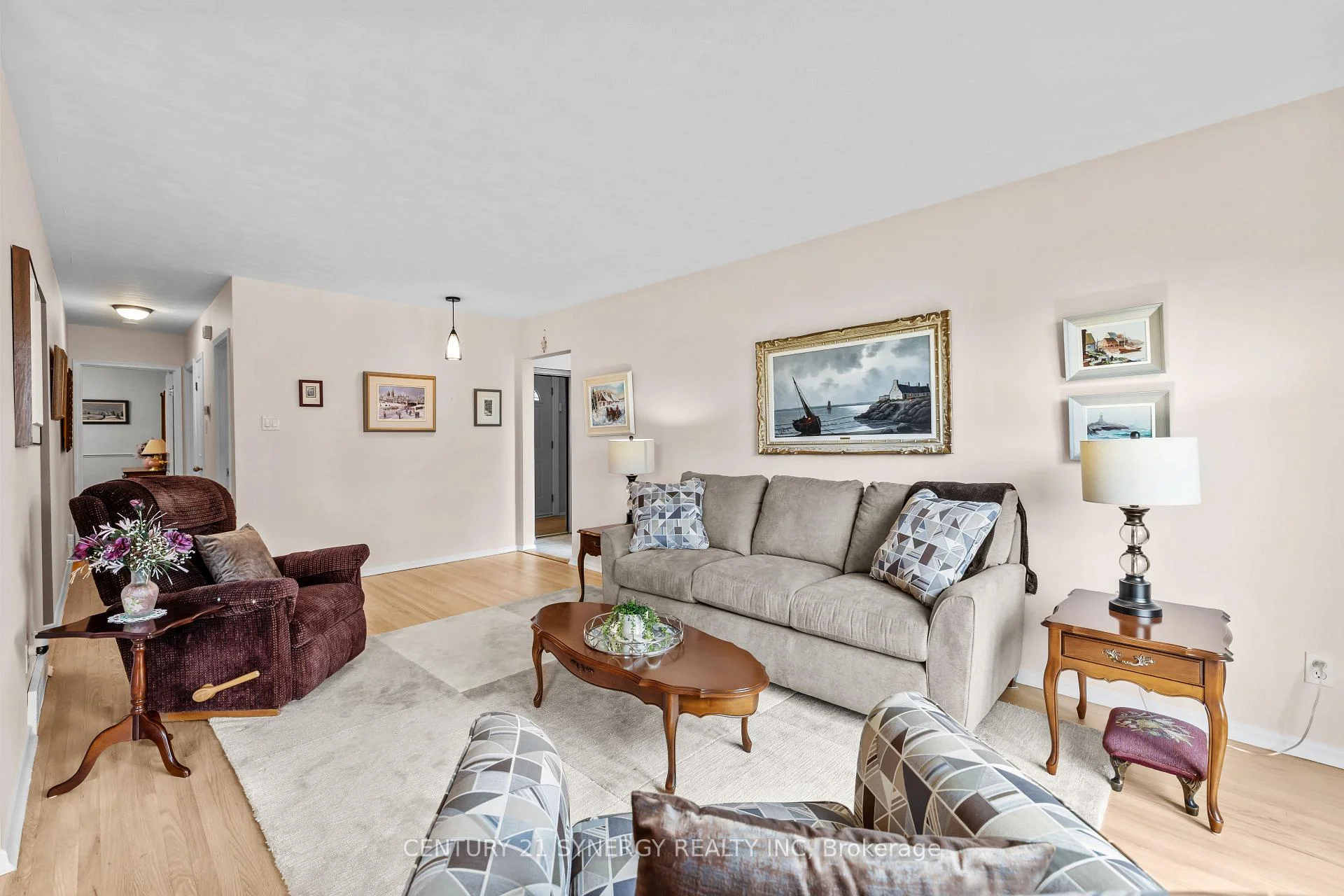 Photo 11 of 2201 Haig Drive, Ottawa, Elmvale Acres — HOMEH