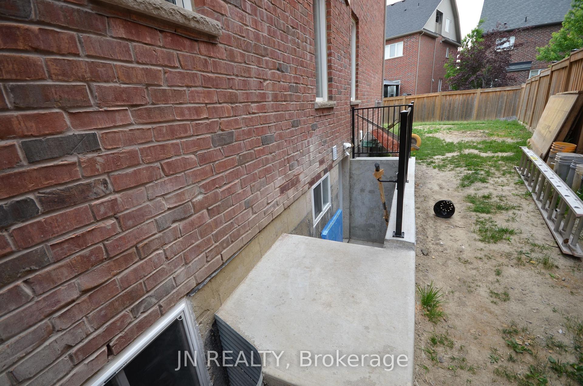 Photo 2 of Unit Lower, 34 McEchearn Crescent, Caledon, Rural Caledon — HOMEH