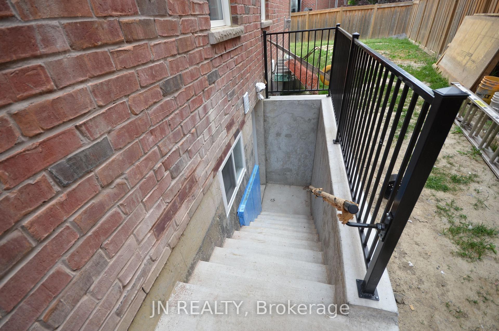 Photo 3 of Unit Lower, 34 McEchearn Crescent, Caledon, Rural Caledon — HOMEH