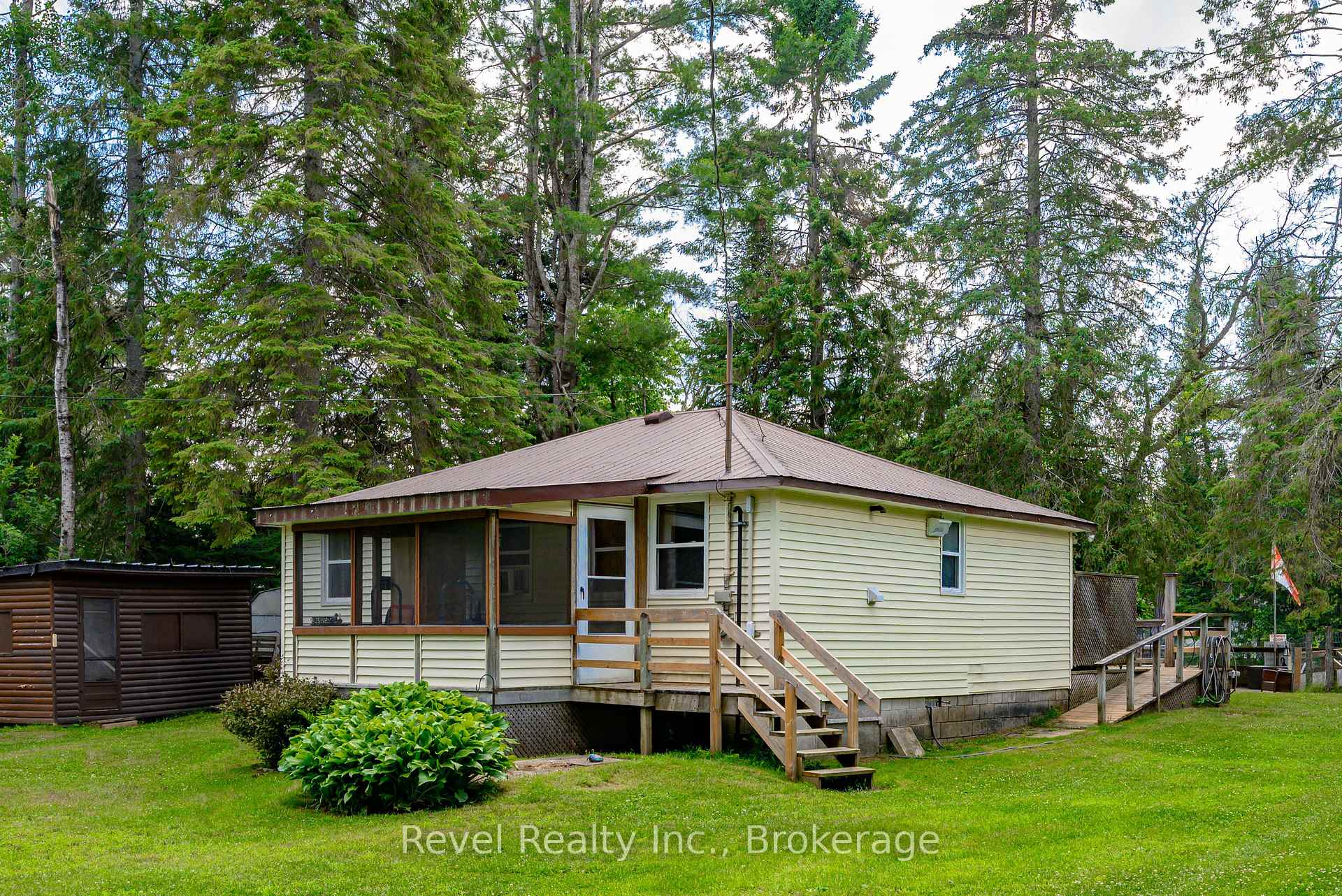 Photo 3 of 59 Brook Road, Kawartha Lakes, Fenelon Falls — HOMEH