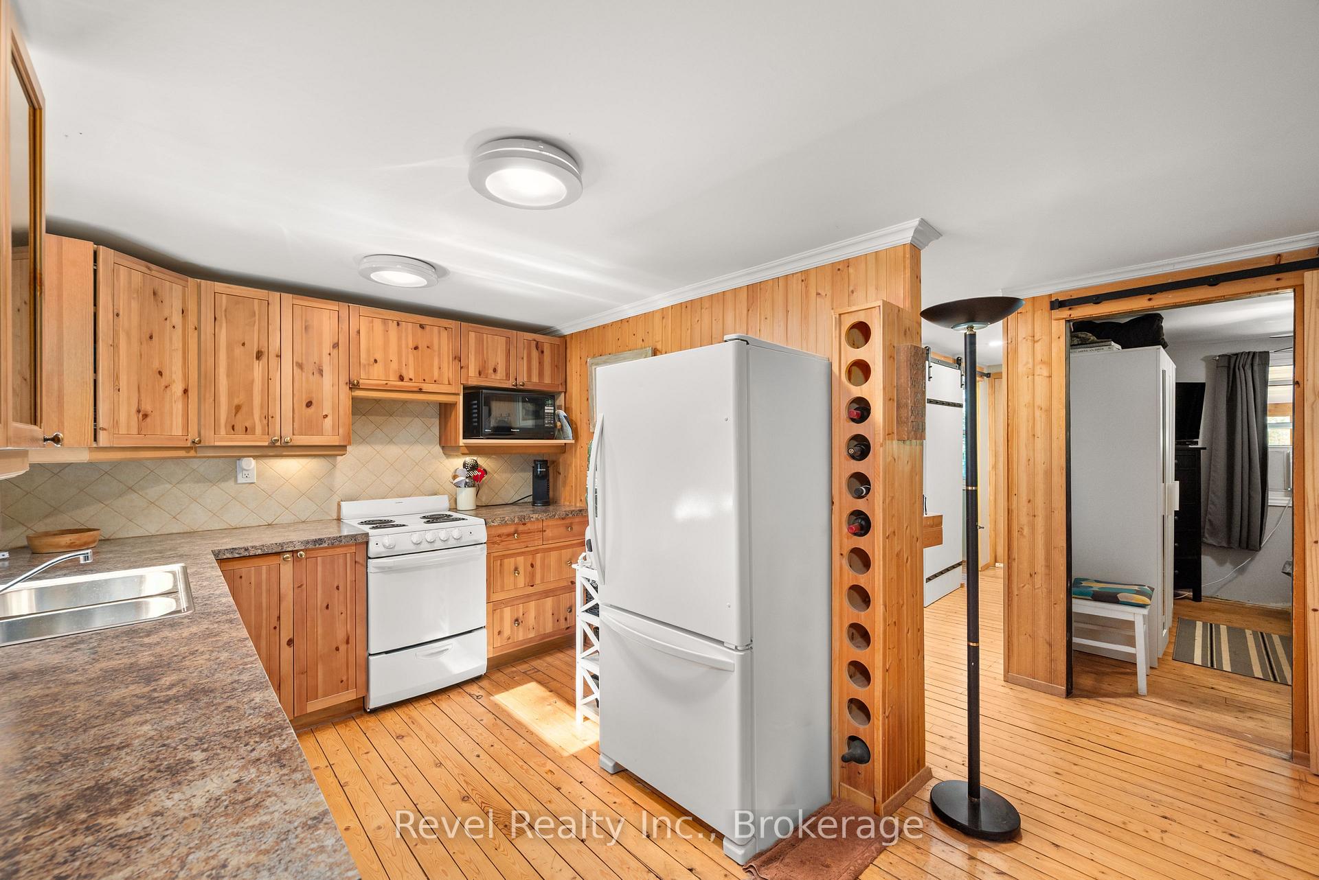 Photo 6 of 59 Brook Road, Kawartha Lakes, Fenelon Falls — HOMEH