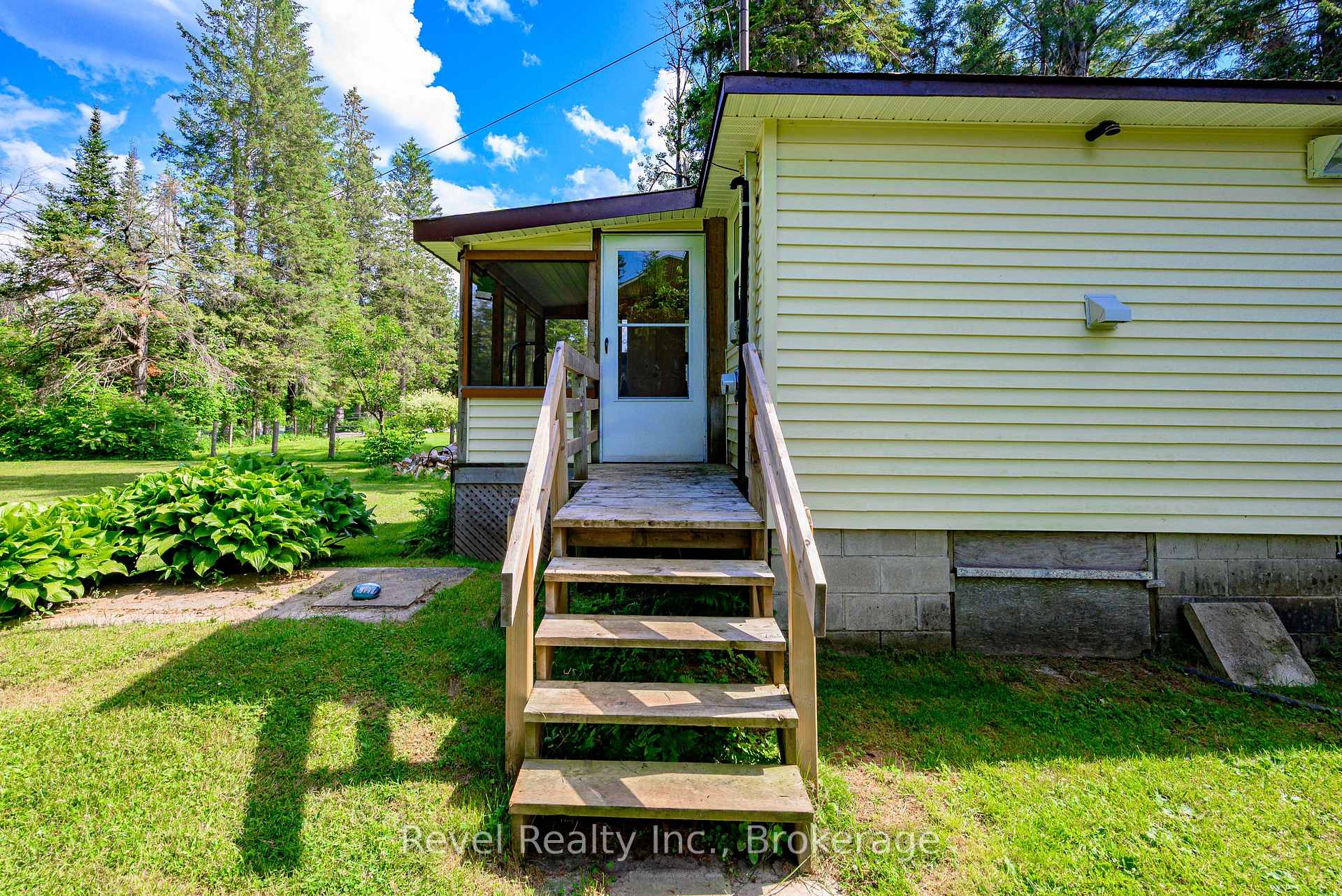 Photo 45 of 59 Brook Road, Kawartha Lakes, Fenelon Falls — HOMEH