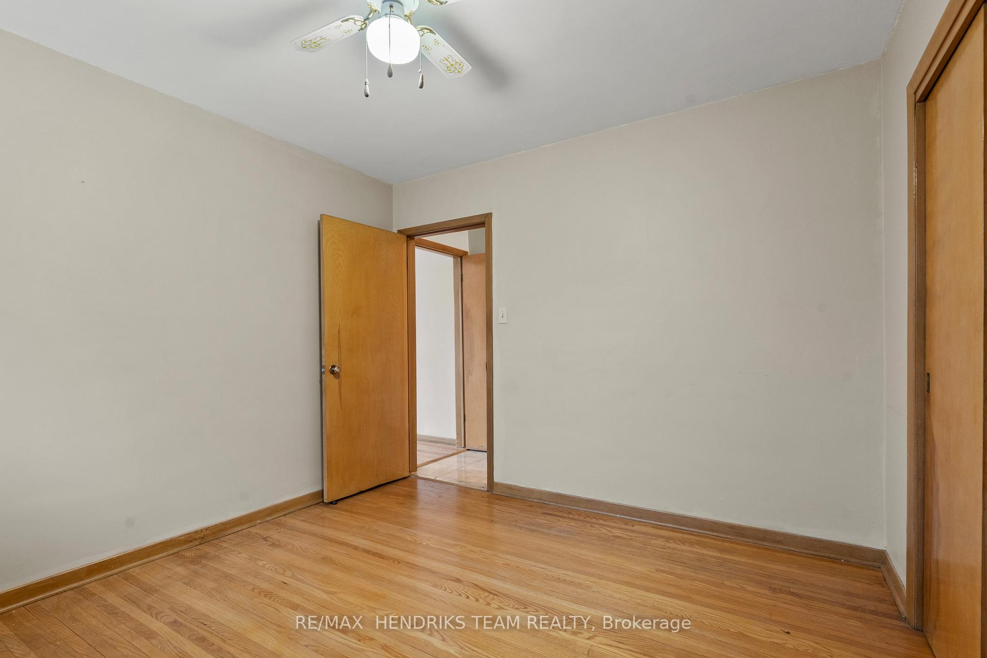 Photo 20 of 247 Grantham Avenue, St. Catharines, Facer — HOMEH