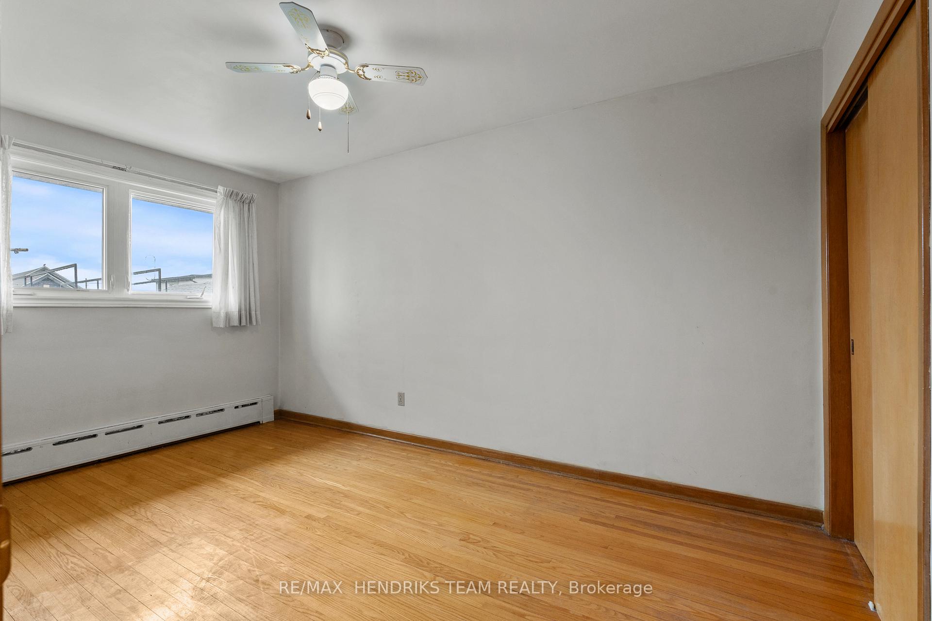 Photo 21 of 247 Grantham Avenue, St. Catharines, Facer — HOMEH