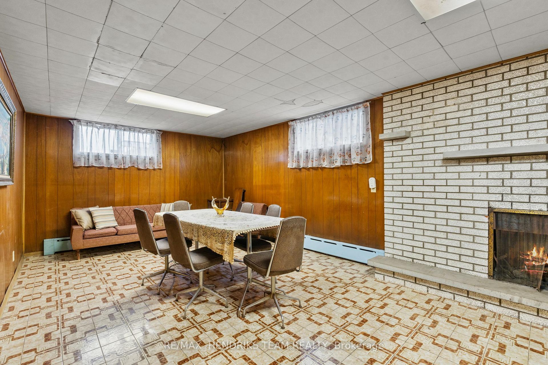 Photo 23 of 247 Grantham Avenue, St. Catharines, Facer — HOMEH