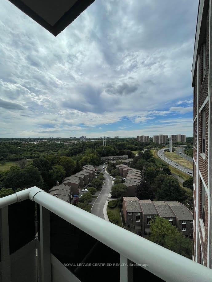 Photo 13 of Unit 1610, 5 Shady Golfway, Toronto, Flemingdon Park — HOMEH