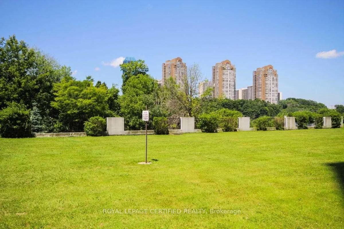 Photo 23 of Unit 1610, 5 Shady Golfway, Toronto, Flemingdon Park — HOMEH