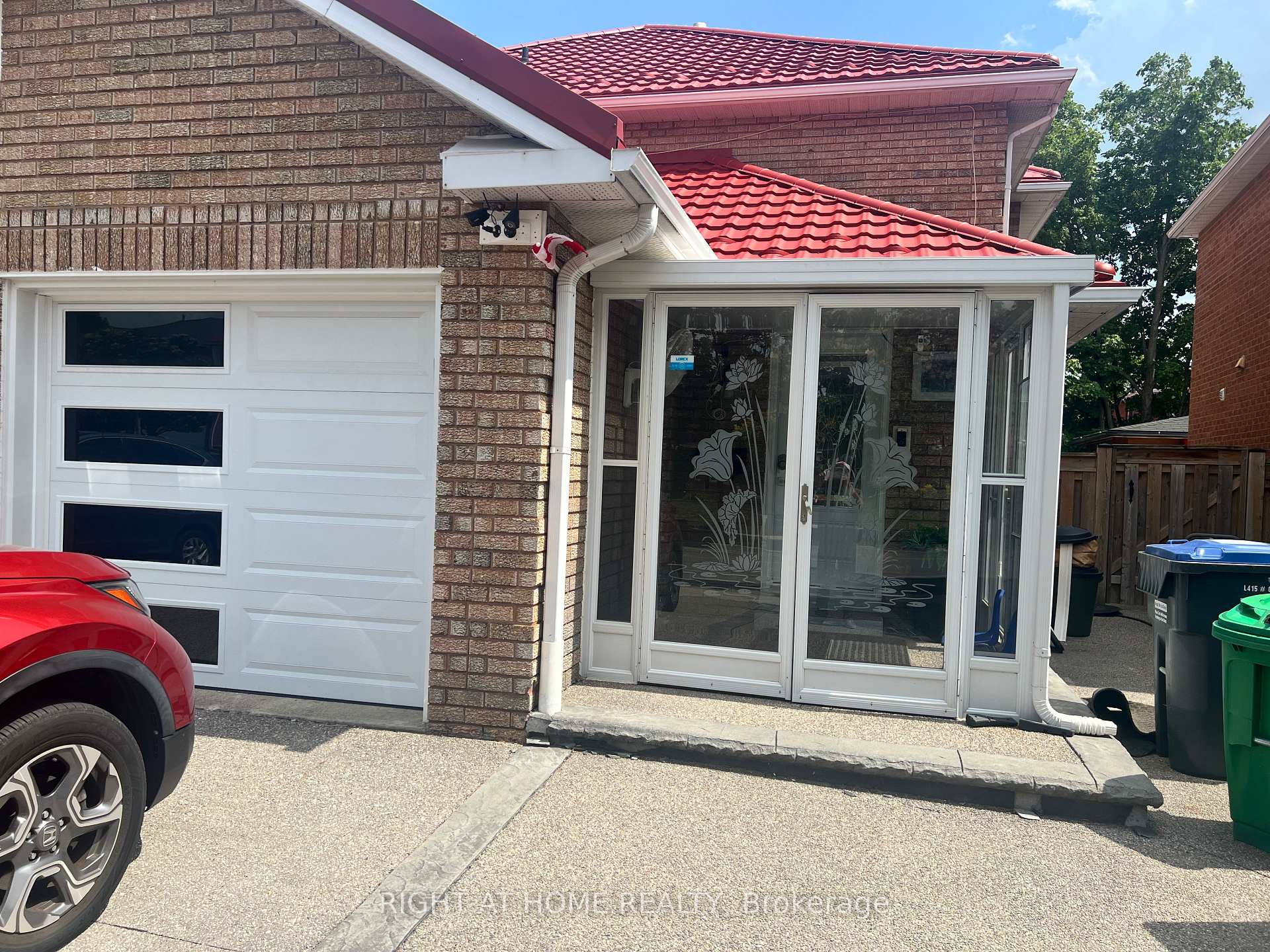 Photo 2 of Unit Basement, 272 Nahani Way, Mississauga, Hurontario — HOMEH