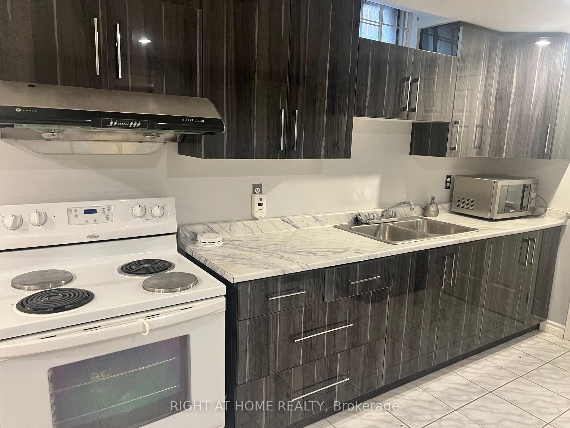 Photo 6 of Unit Basement, 272 Nahani Way, Mississauga, Hurontario — HOMEH