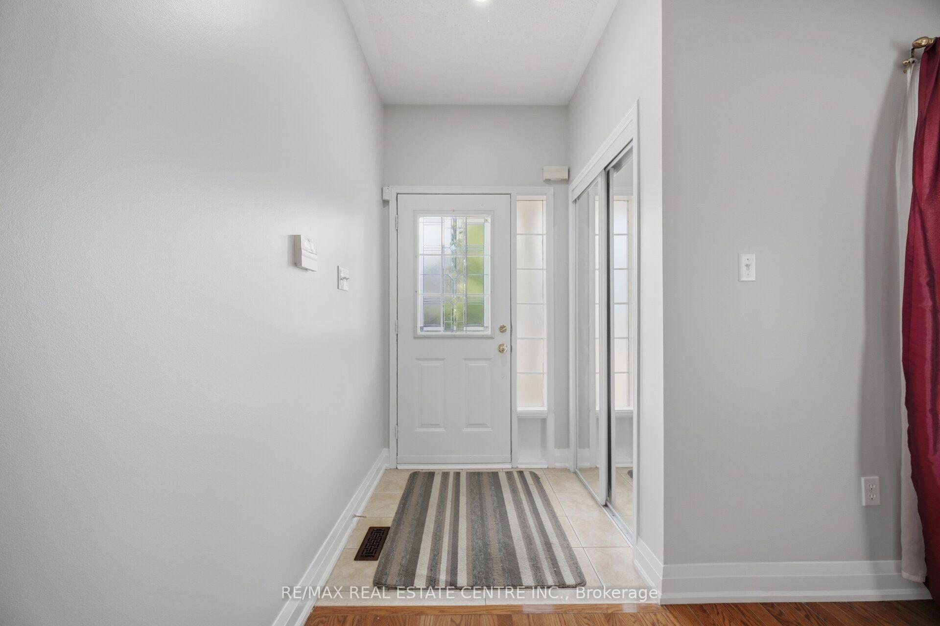 Photo 7 of Unit UPPER LEVEL, 3857 Brinwood Gate, Mississauga, Churchill Meadows — HOMEH