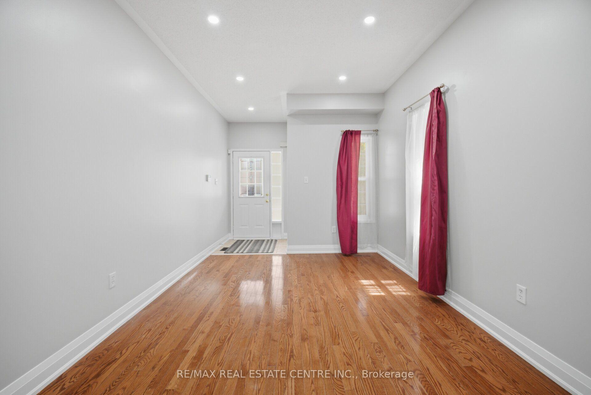 Photo 10 of Unit UPPER LEVEL, 3857 Brinwood Gate, Mississauga, Churchill Meadows — HOMEH