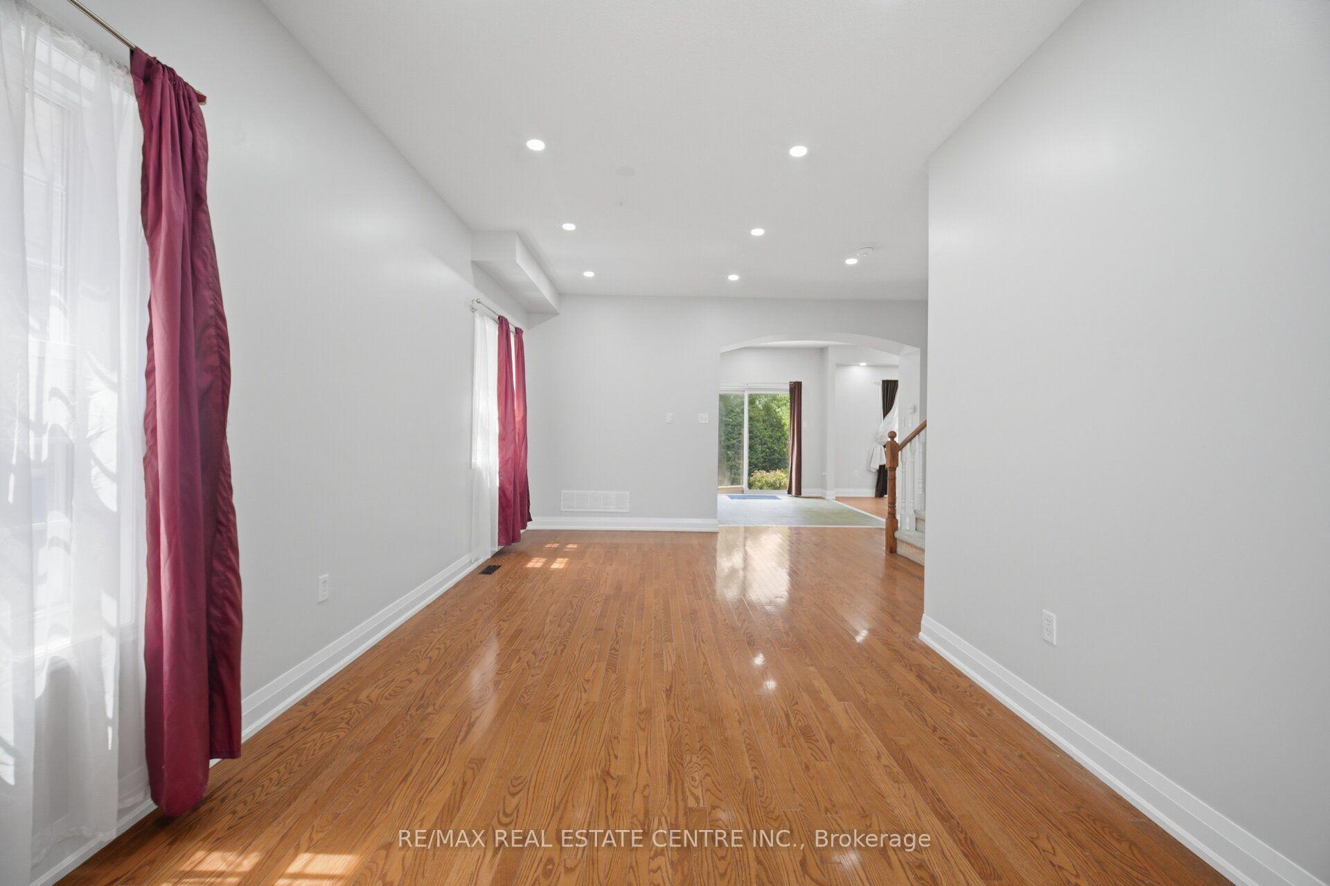 Photo 11 of Unit UPPER LEVEL, 3857 Brinwood Gate, Mississauga, Churchill Meadows — HOMEH
