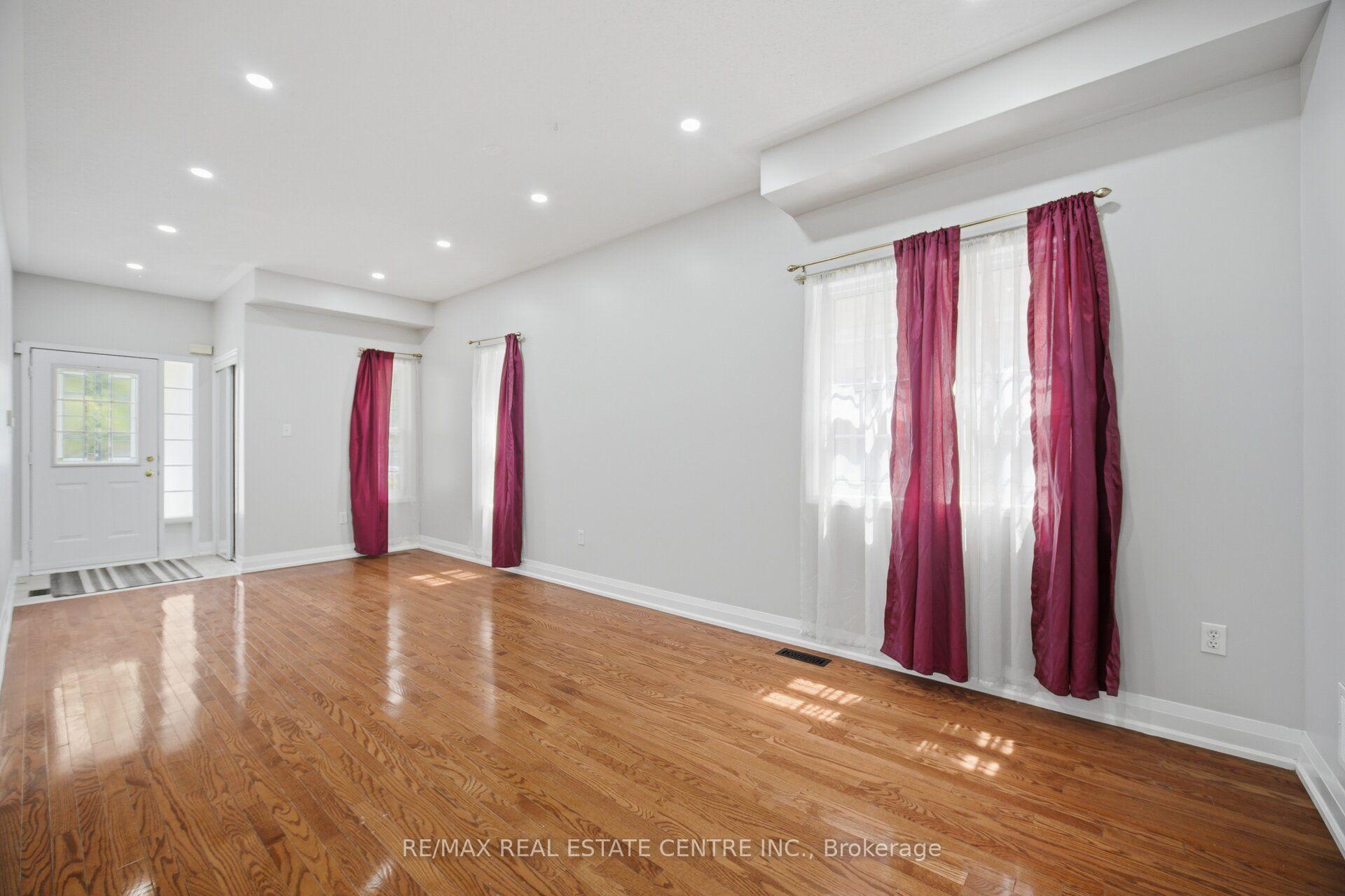 Photo 12 of Unit UPPER LEVEL, 3857 Brinwood Gate, Mississauga, Churchill Meadows — HOMEH