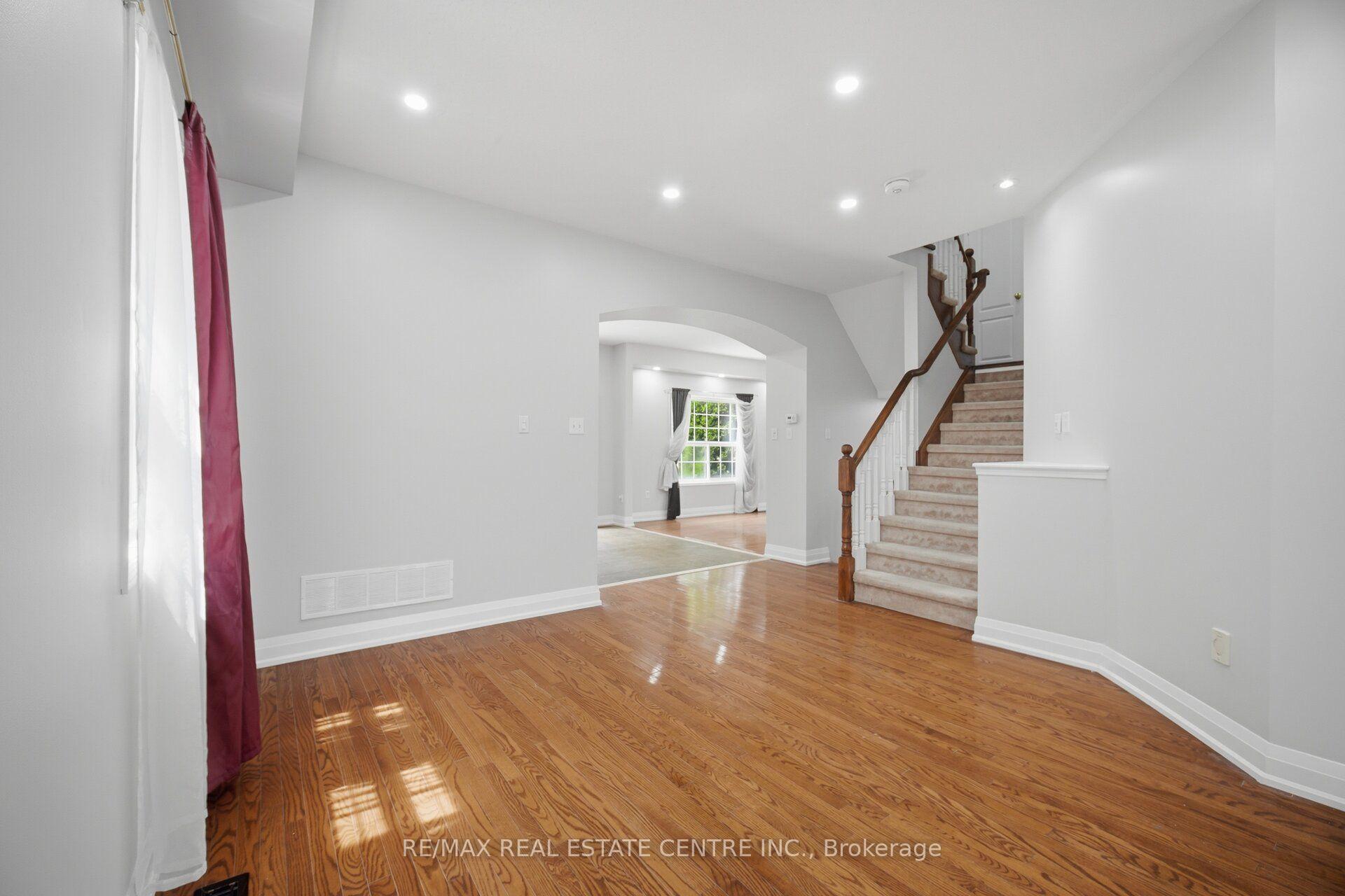 Photo 14 of Unit UPPER LEVEL, 3857 Brinwood Gate, Mississauga, Churchill Meadows — HOMEH