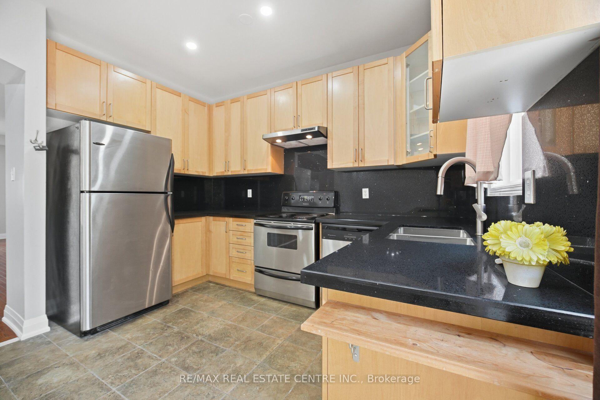 Photo 15 of Unit UPPER LEVEL, 3857 Brinwood Gate, Mississauga, Churchill Meadows — HOMEH