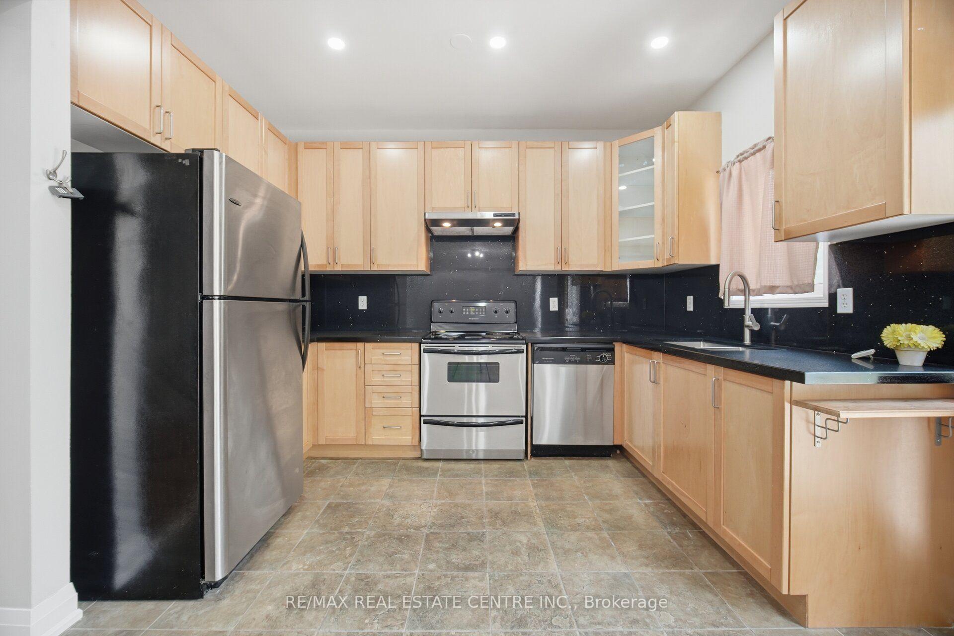 Photo 16 of Unit UPPER LEVEL, 3857 Brinwood Gate, Mississauga, Churchill Meadows — HOMEH
