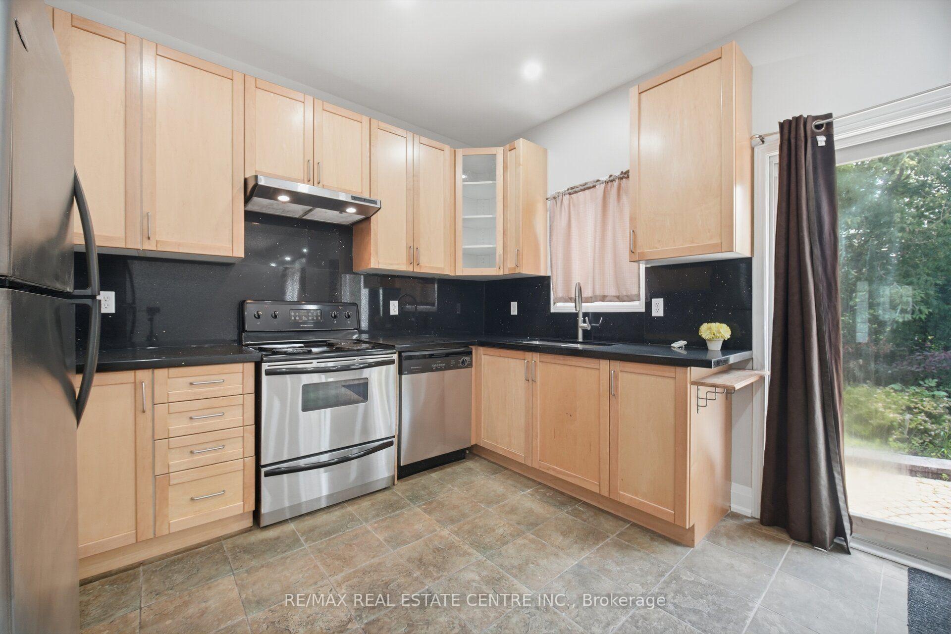 Photo 17 of Unit UPPER LEVEL, 3857 Brinwood Gate, Mississauga, Churchill Meadows — HOMEH