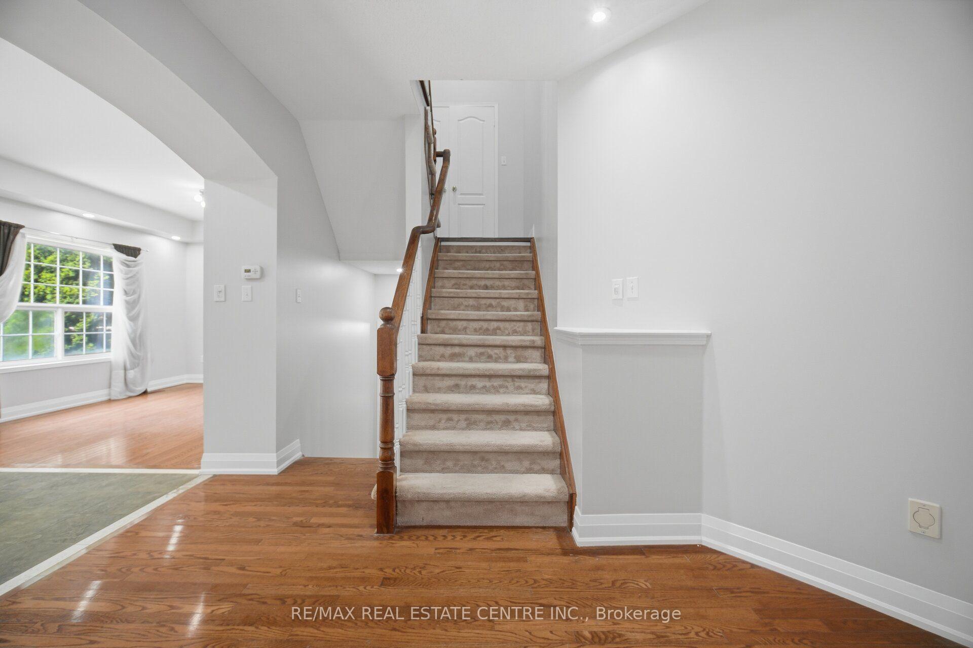 Photo 23 of Unit UPPER LEVEL, 3857 Brinwood Gate, Mississauga, Churchill Meadows — HOMEH
