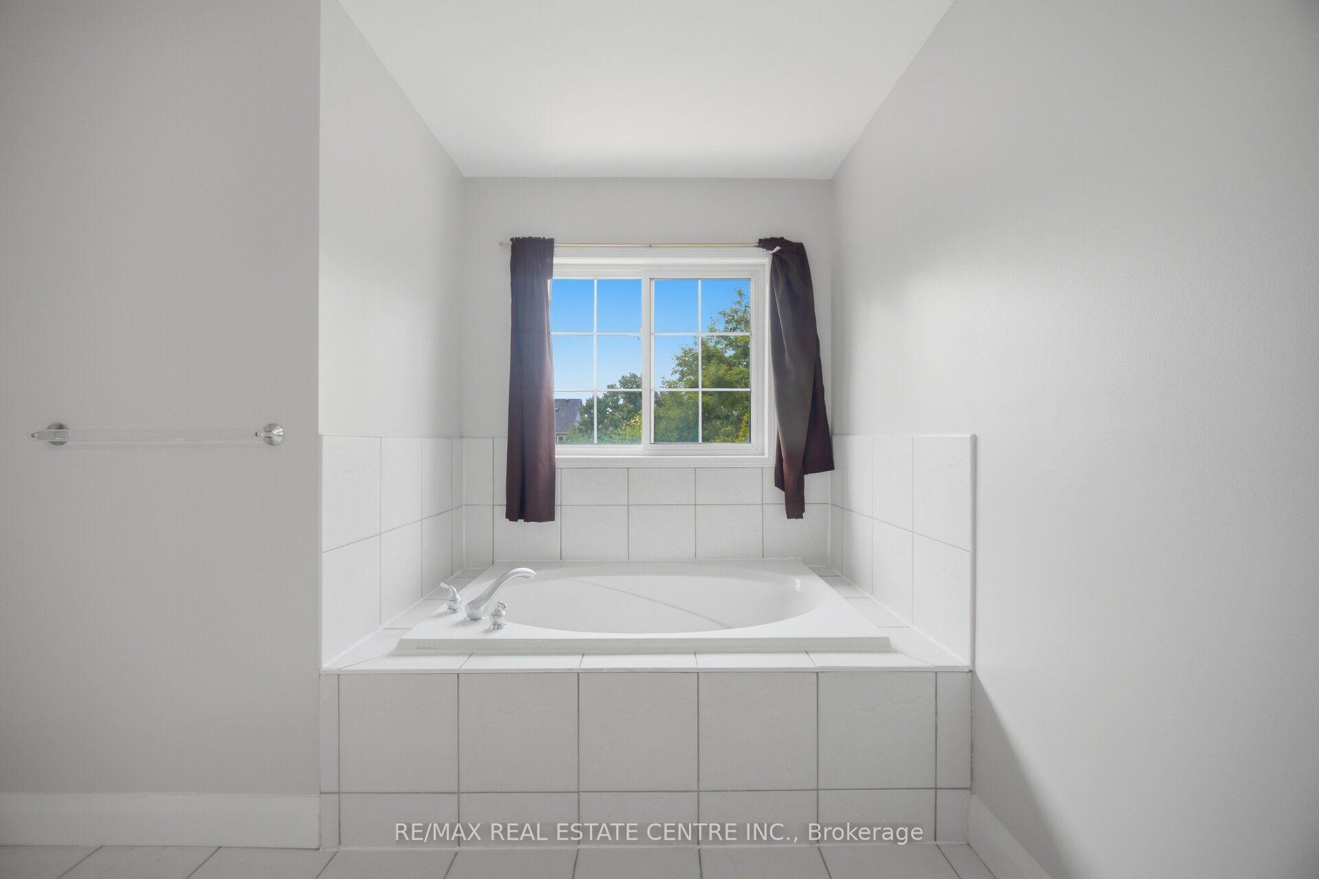 Photo 31 of Unit UPPER LEVEL, 3857 Brinwood Gate, Mississauga, Churchill Meadows — HOMEH
