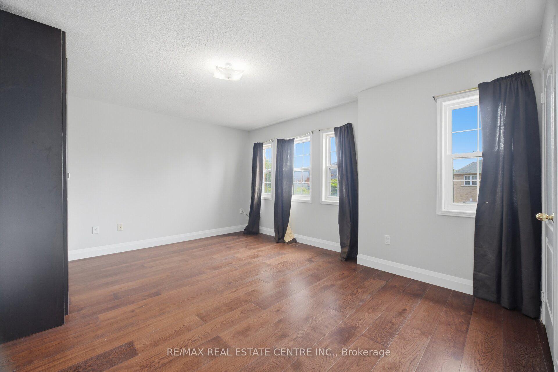 Photo 32 of Unit UPPER LEVEL, 3857 Brinwood Gate, Mississauga, Churchill Meadows — HOMEH