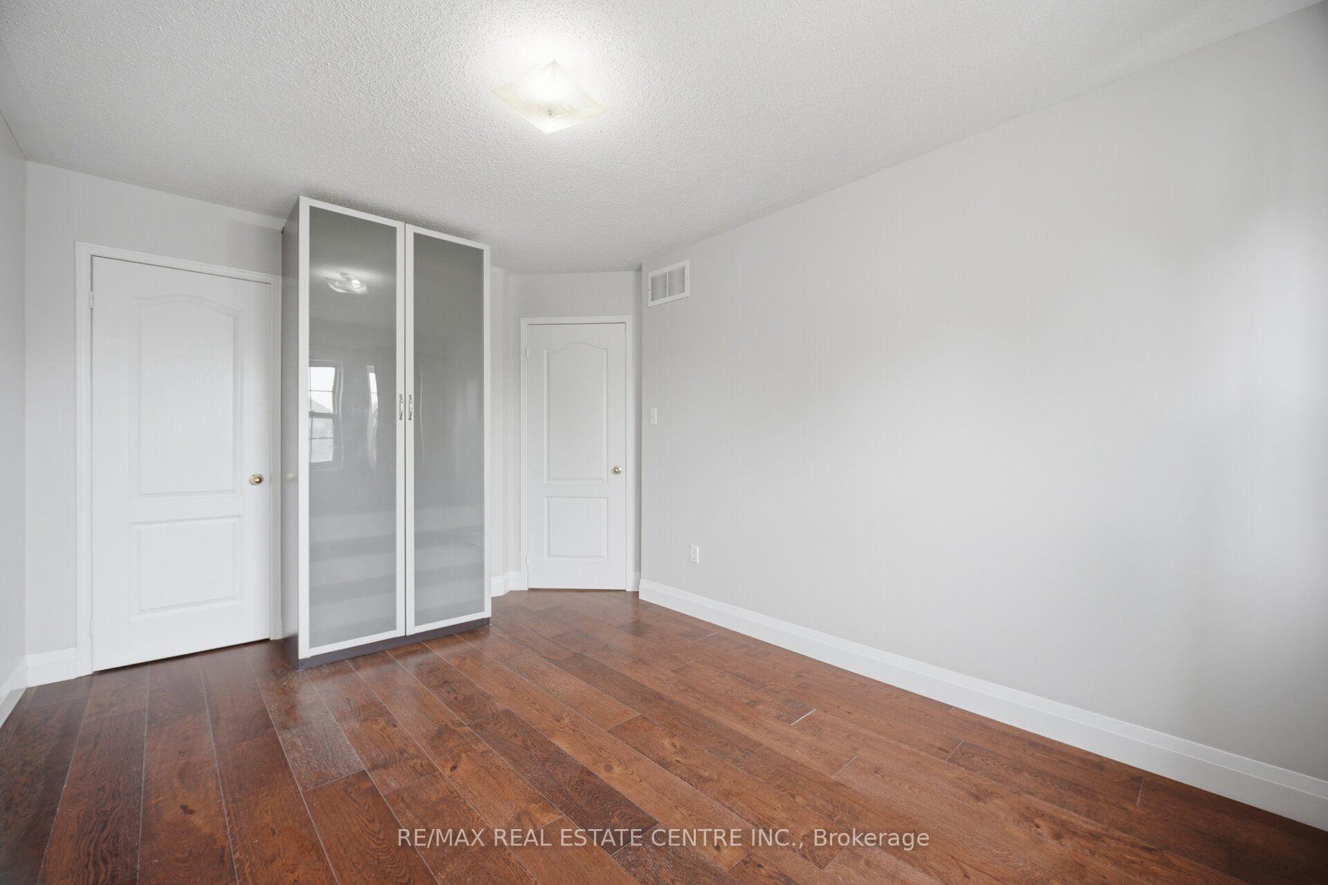 Photo 35 of Unit UPPER LEVEL, 3857 Brinwood Gate, Mississauga, Churchill Meadows — HOMEH
