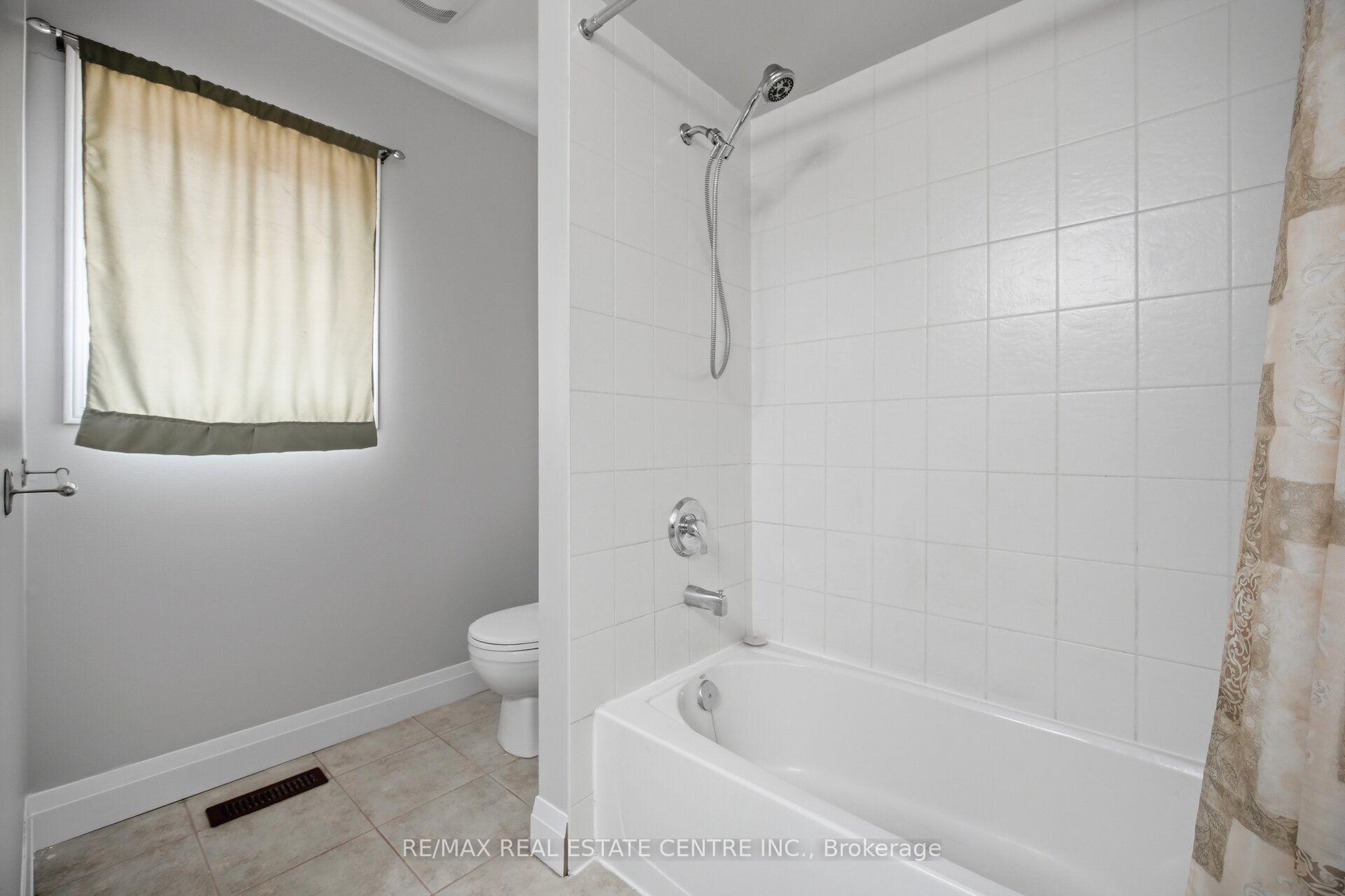 Photo 37 of Unit UPPER LEVEL, 3857 Brinwood Gate, Mississauga, Churchill Meadows — HOMEH