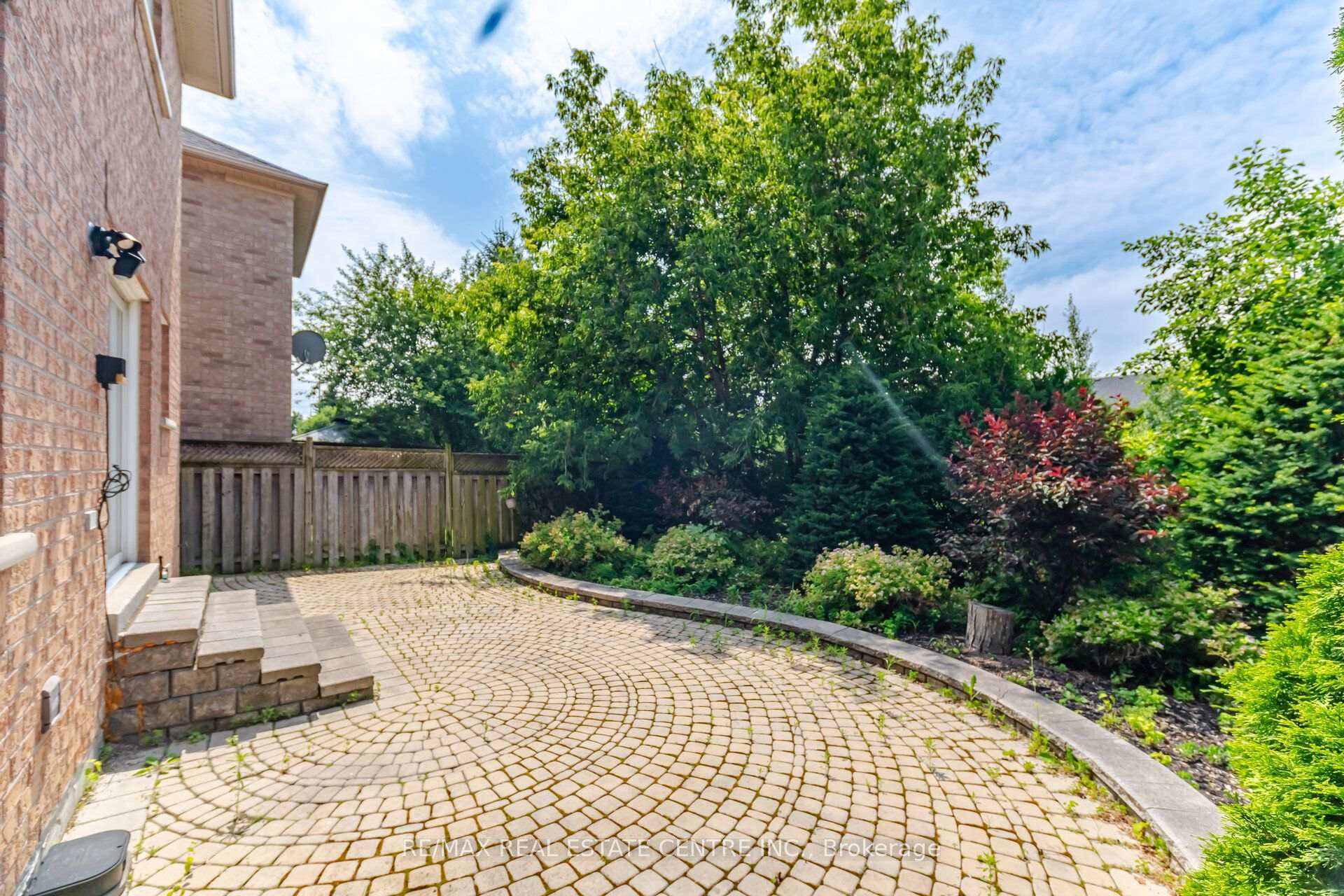 Photo 41 of Unit UPPER LEVEL, 3857 Brinwood Gate, Mississauga, Churchill Meadows — HOMEH