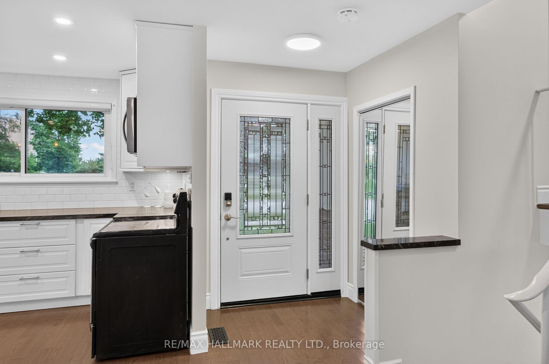 Photo 5 of 52 Clement Road, Etobicoke, Willowridge-Martingrove-Richview — HOMEH