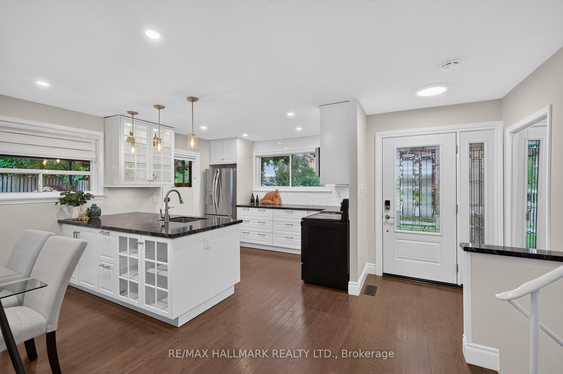 Photo 6 of 52 Clement Road, Etobicoke, Willowridge-Martingrove-Richview — HOMEH