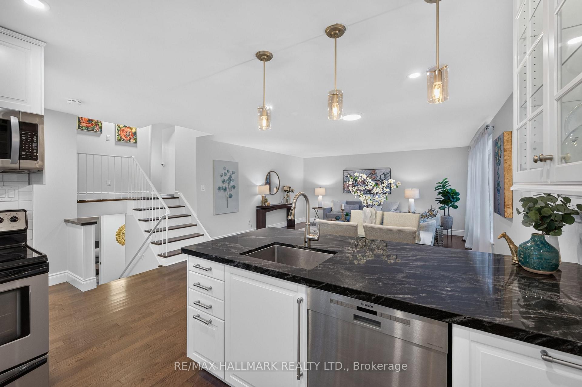 Photo 11 of 52 Clement Road, Etobicoke, Willowridge-Martingrove-Richview — HOMEH