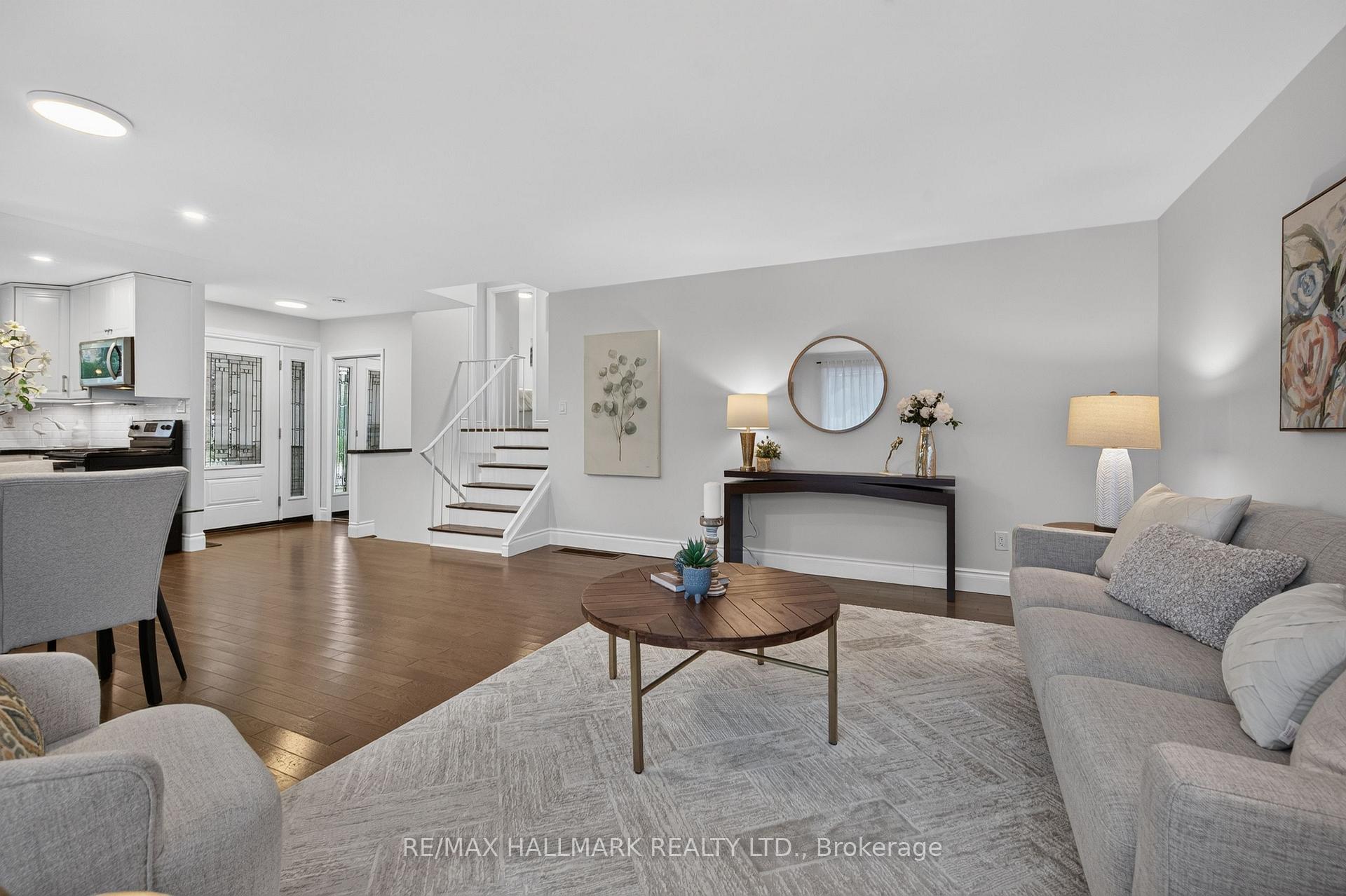 Photo 16 of 52 Clement Road, Etobicoke, Willowridge-Martingrove-Richview — HOMEH